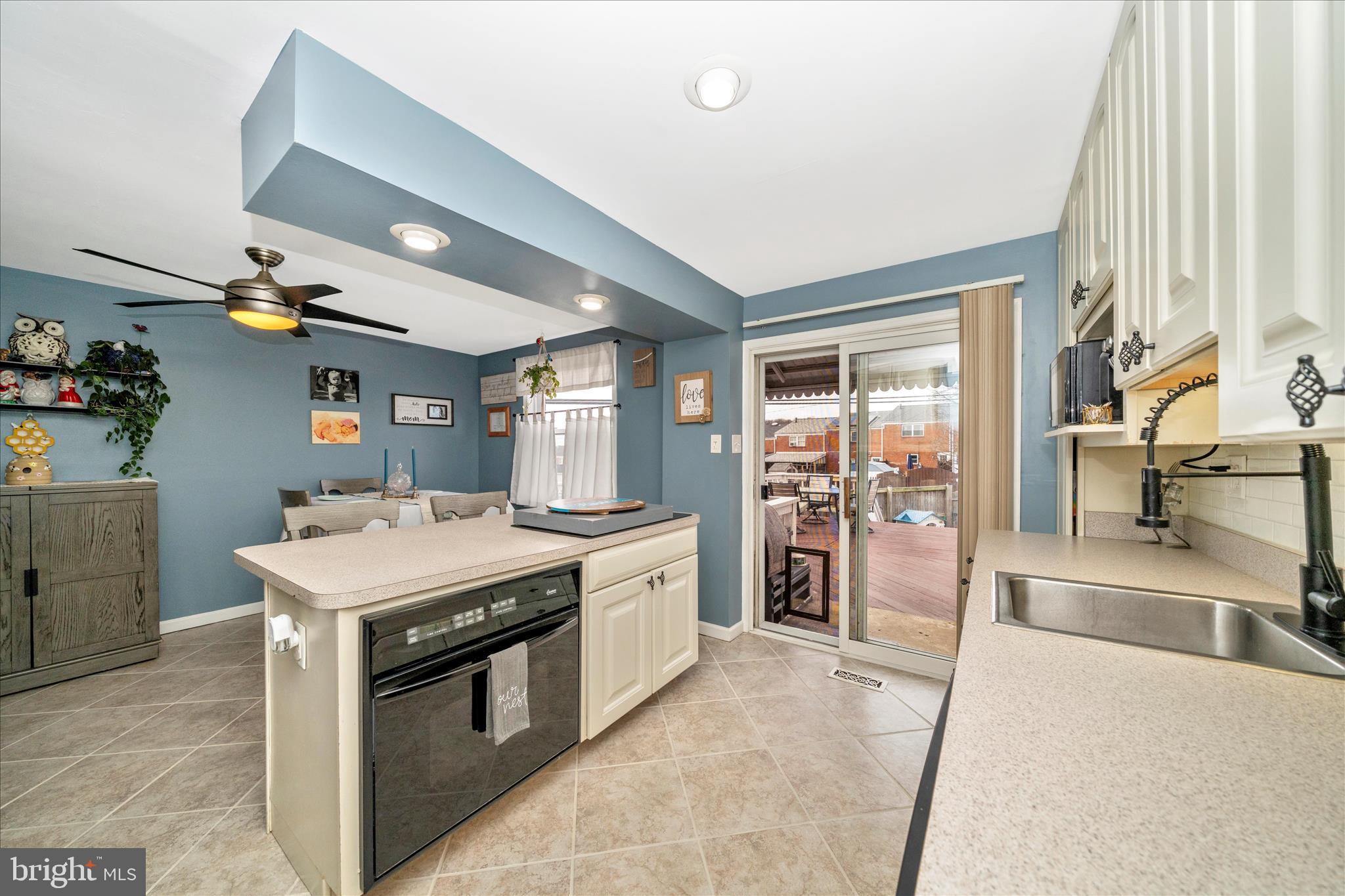 ARBOUR MANOR - Residential