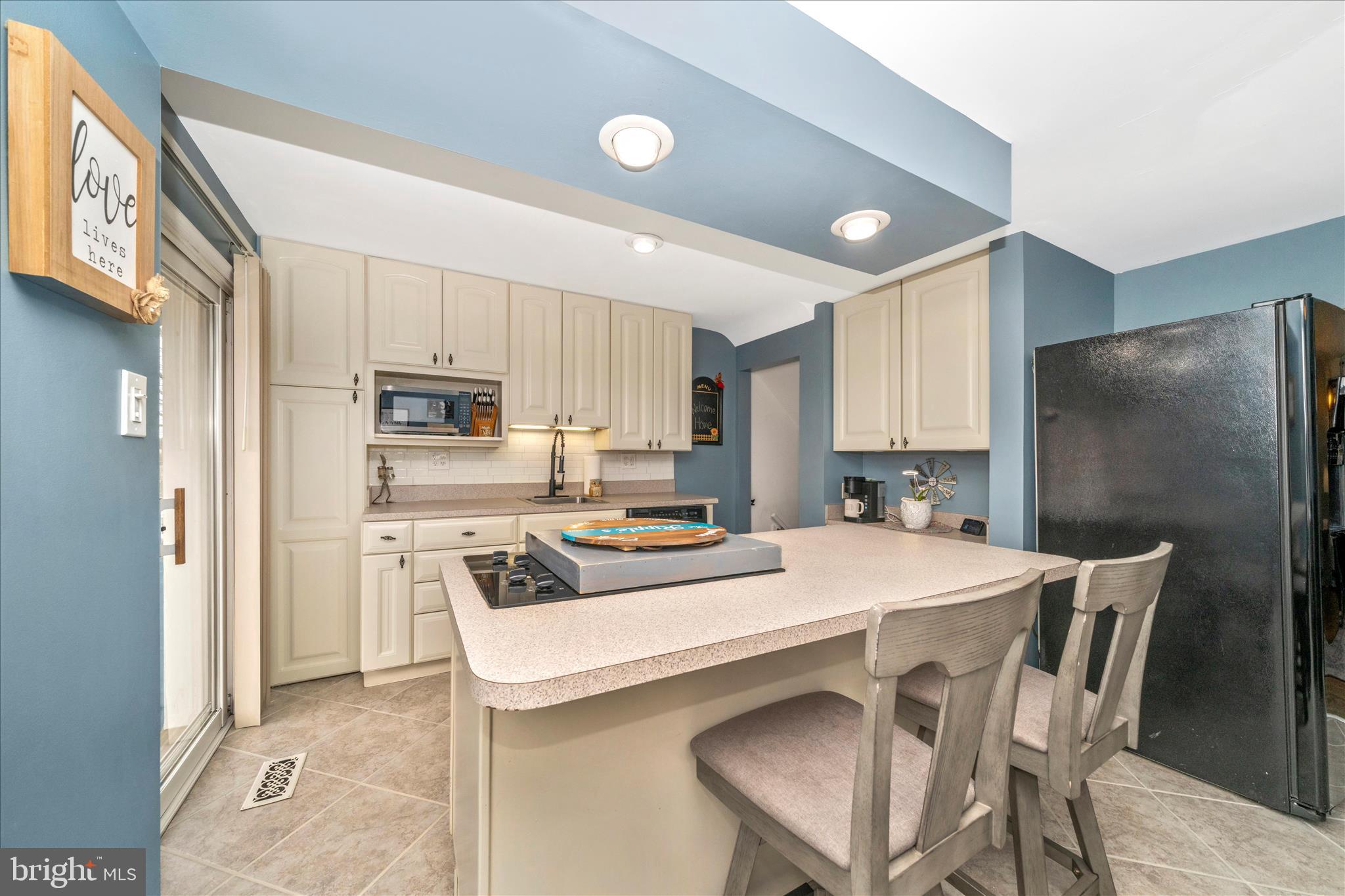 ARBOUR MANOR - Residential