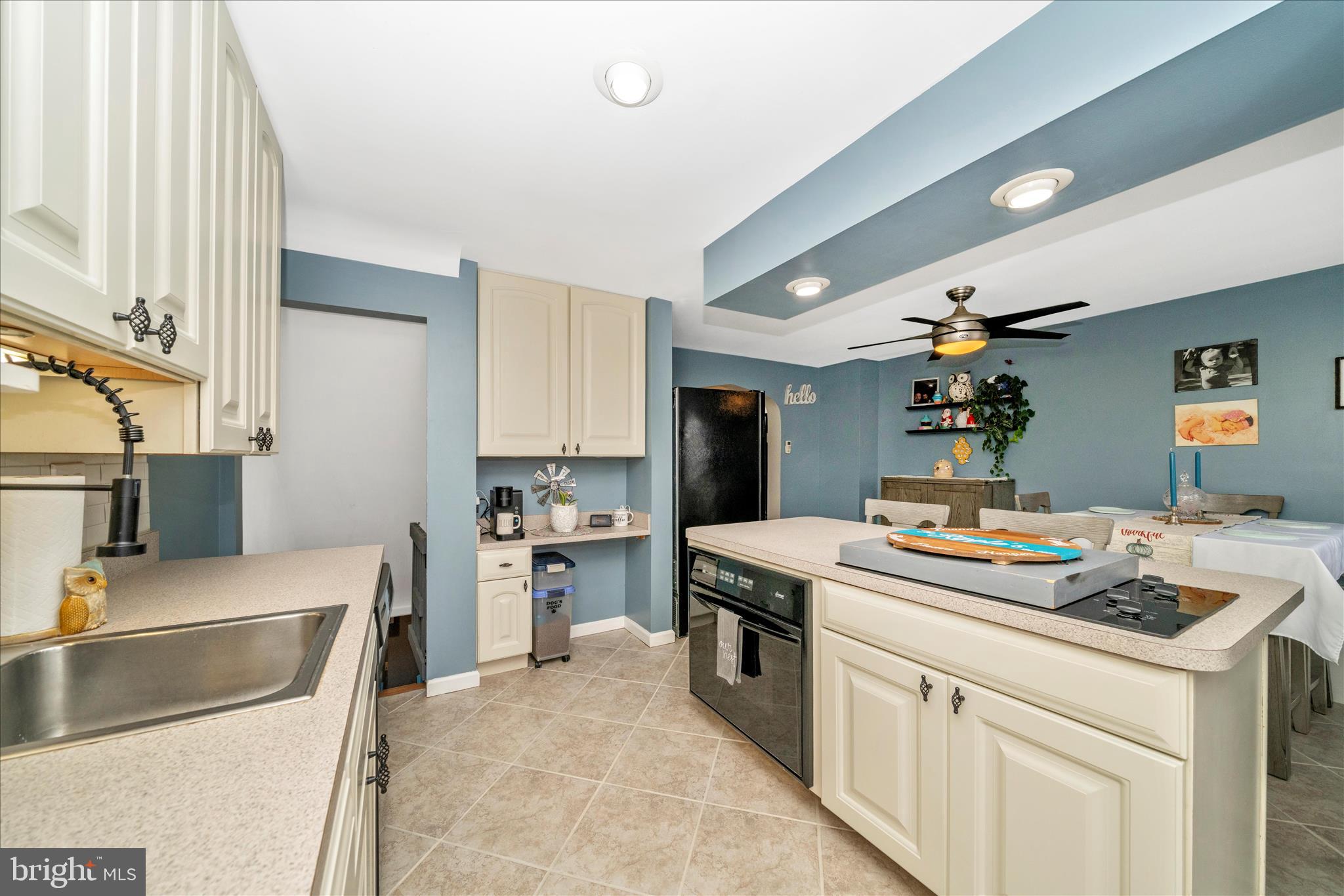 ARBOUR MANOR - Residential