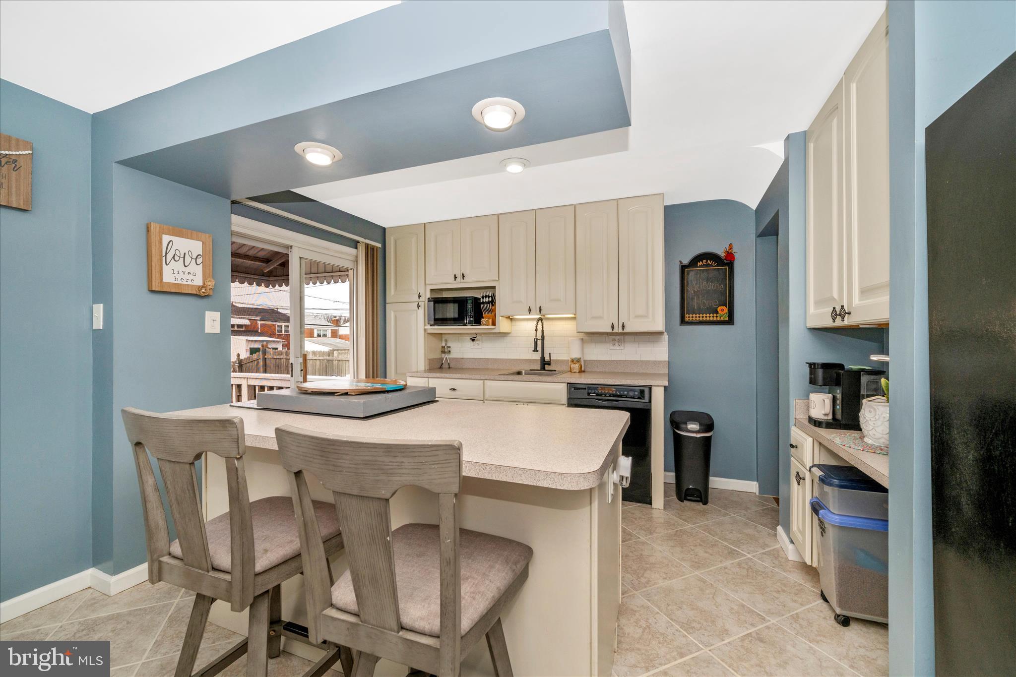 ARBOUR MANOR - Residential