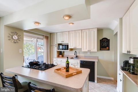 Photo of 5640 Braxfield Road, BALTIMORE, MD 21227 (MLS # MDBC2147852)