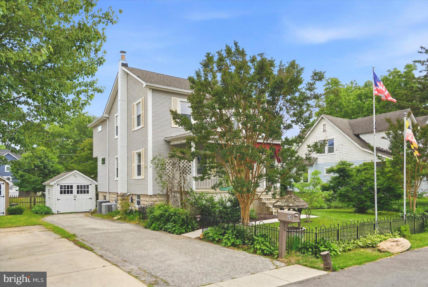24 NORMAL TERRACE