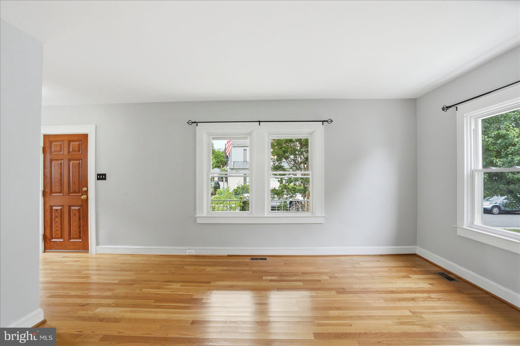 24 NORMAL TERRACE