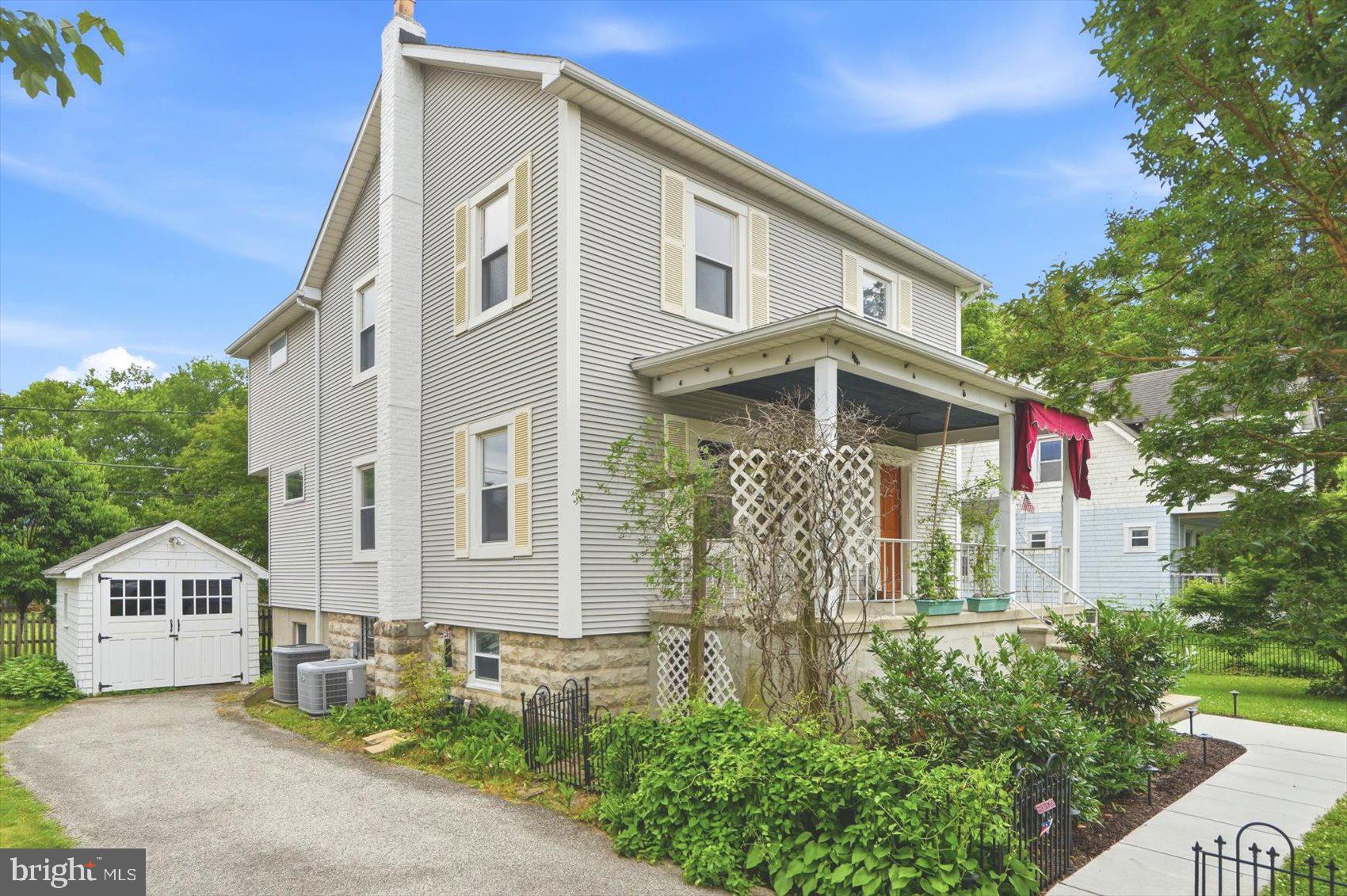 24 NORMAL TERRACE