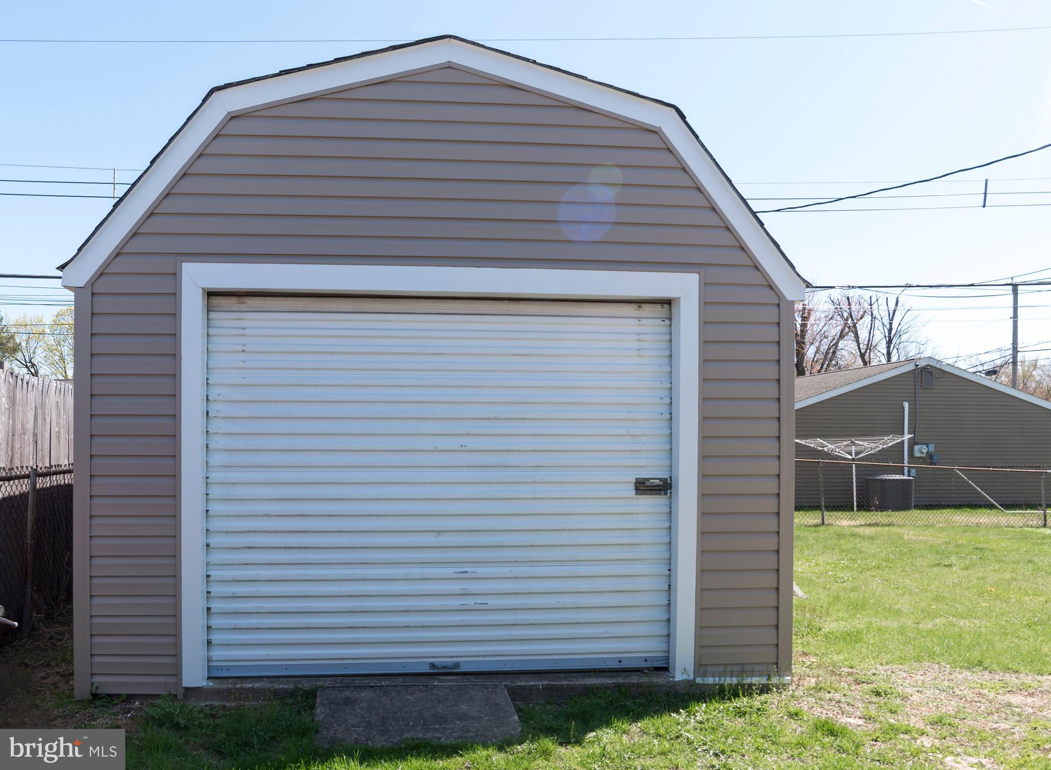 ELDERBERRY POND - Residential