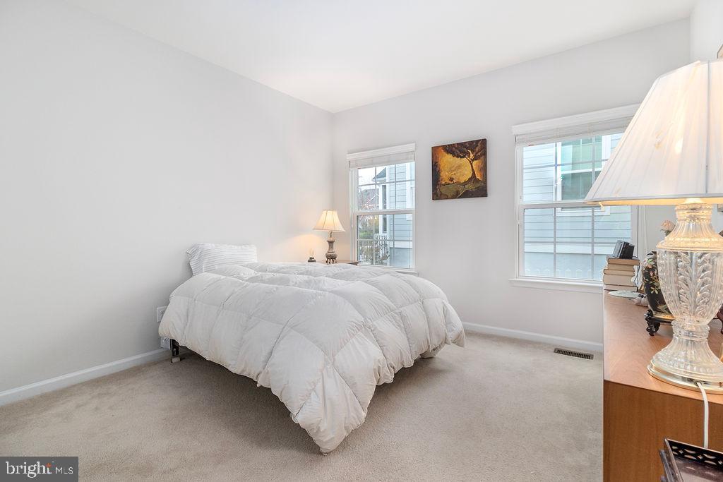 GREENS SOUTH AT WILLOWSF - Residential