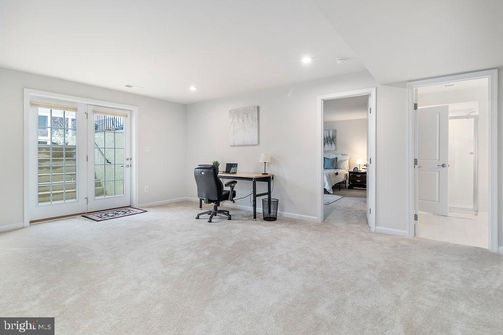 GREENS SOUTH AT WILLOWSF - Residential