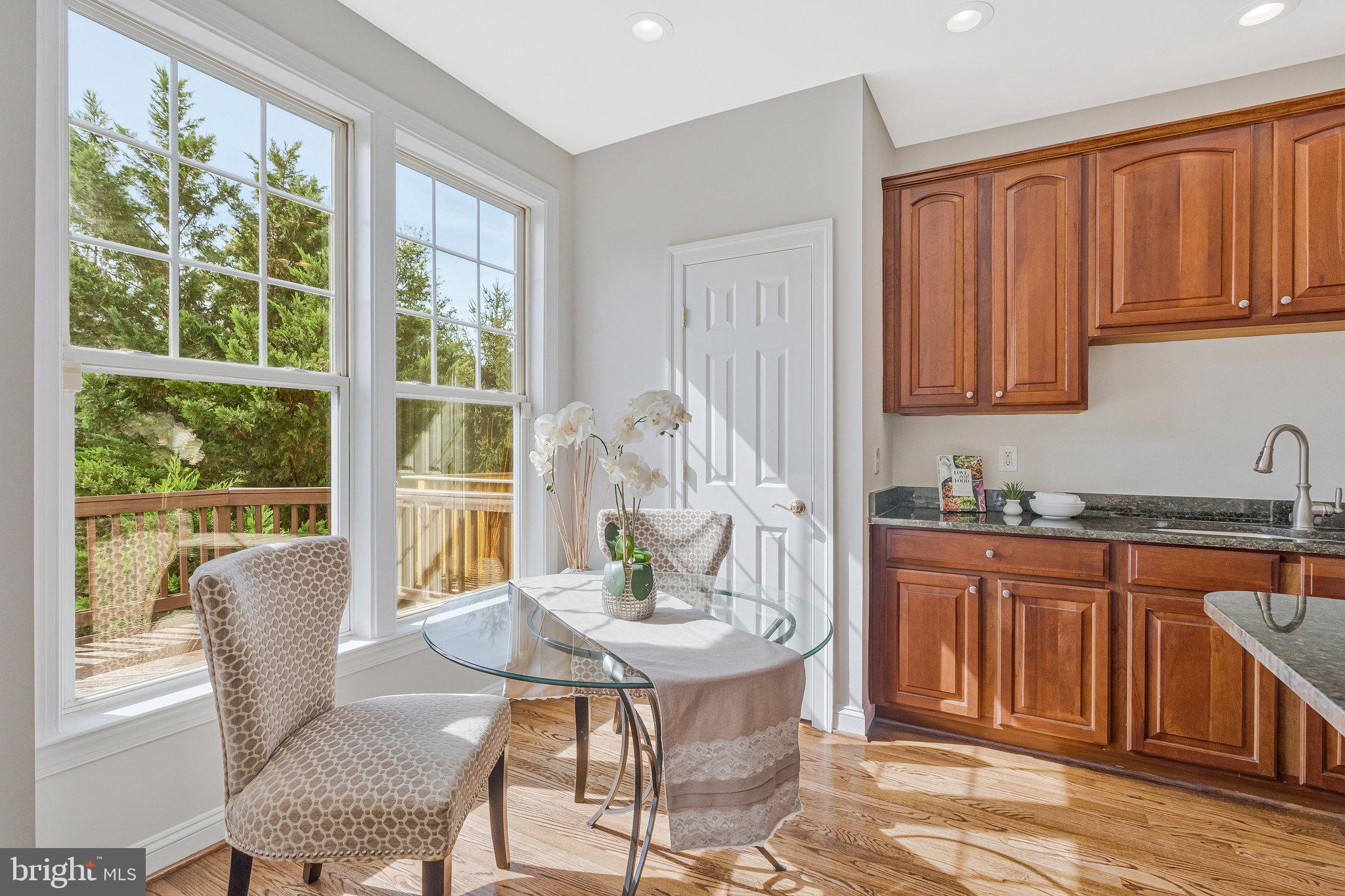 NORTHLAKE - Residential