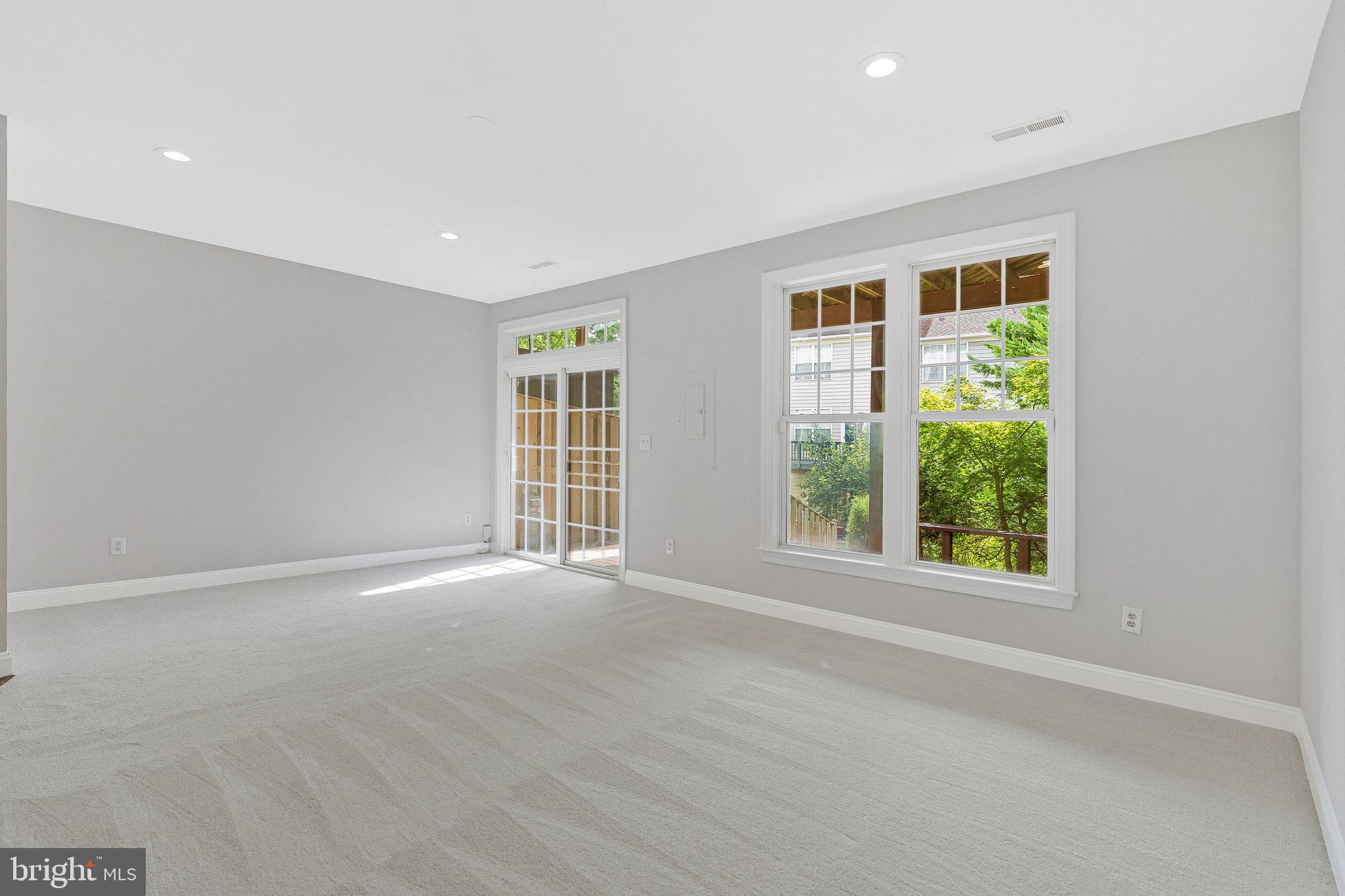 NORTHLAKE - Residential