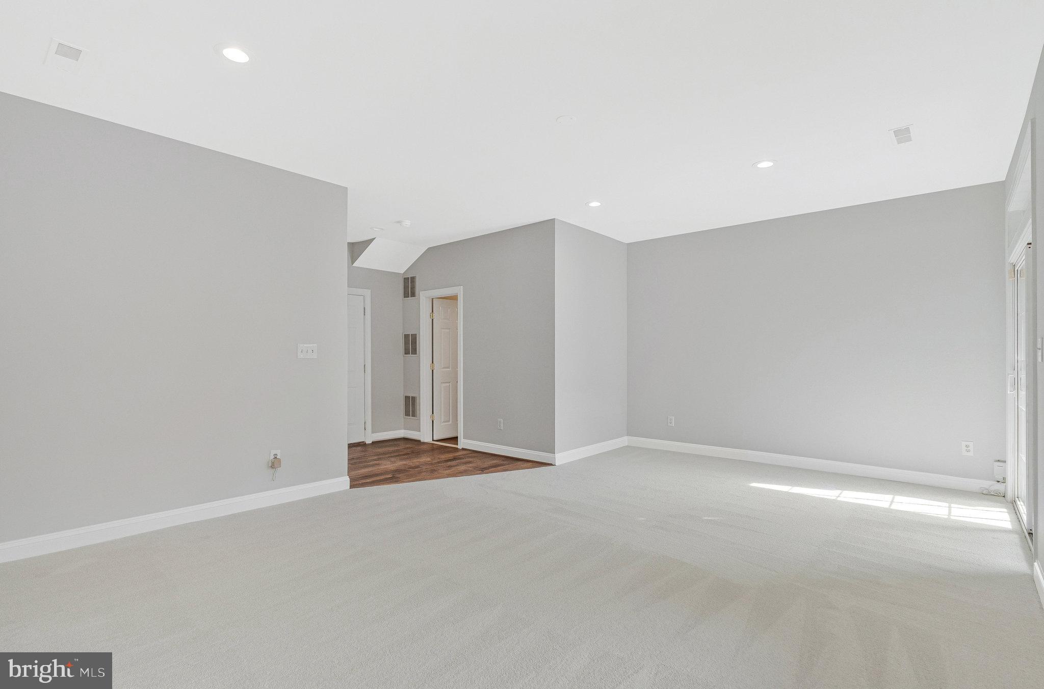 NORTHLAKE - Residential