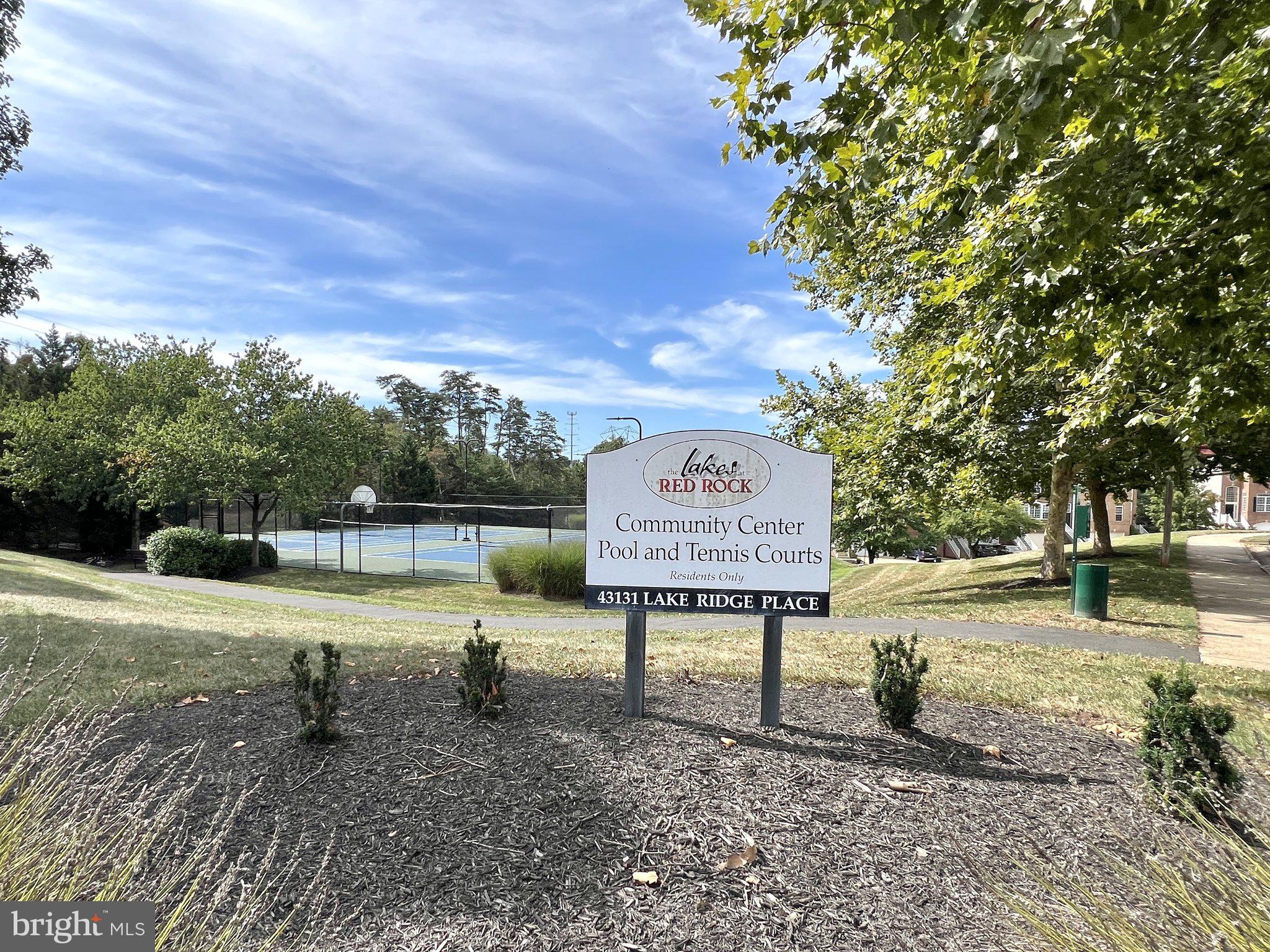 NORTHLAKE - Residential