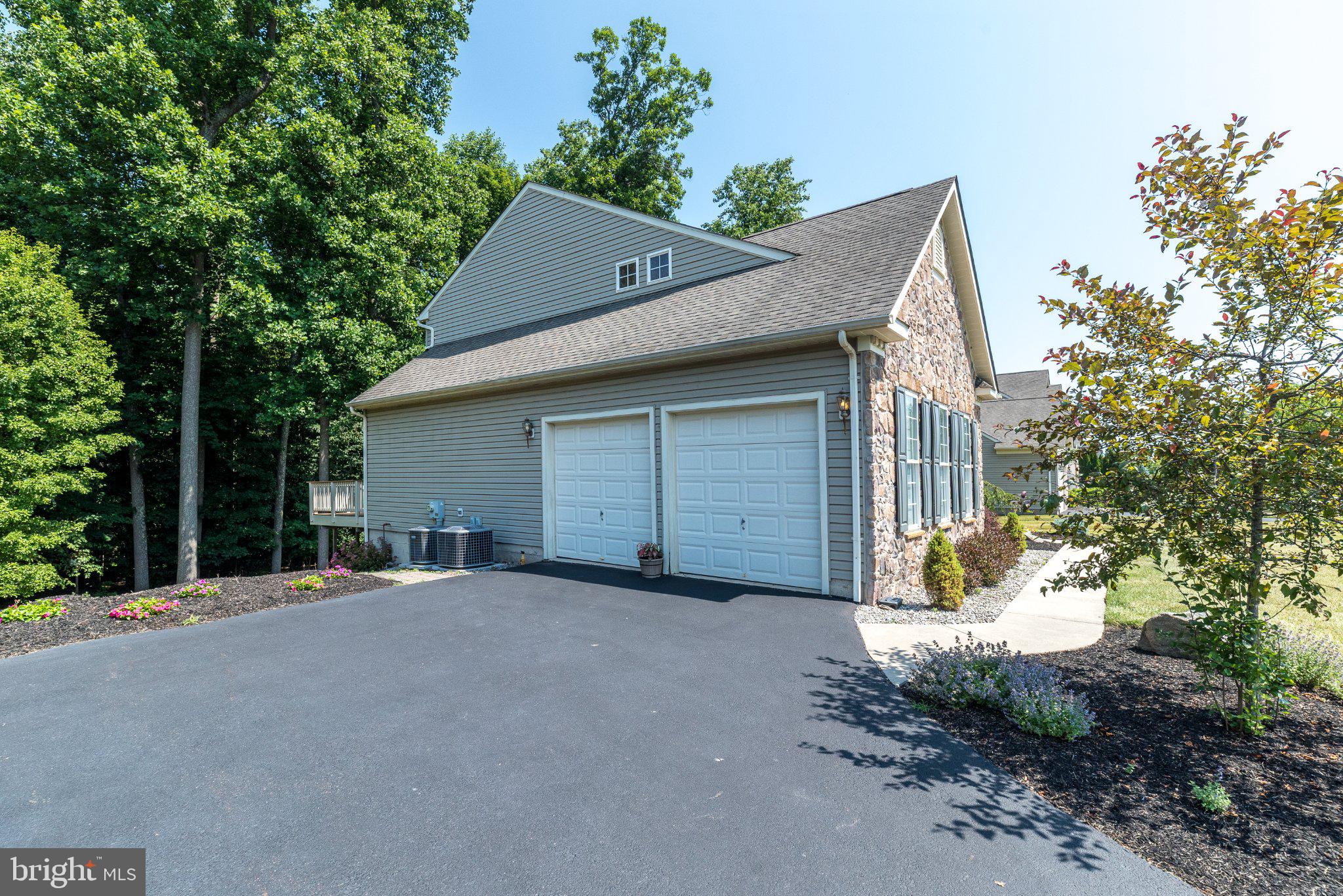 1876 SYCAMORE DRIVE
