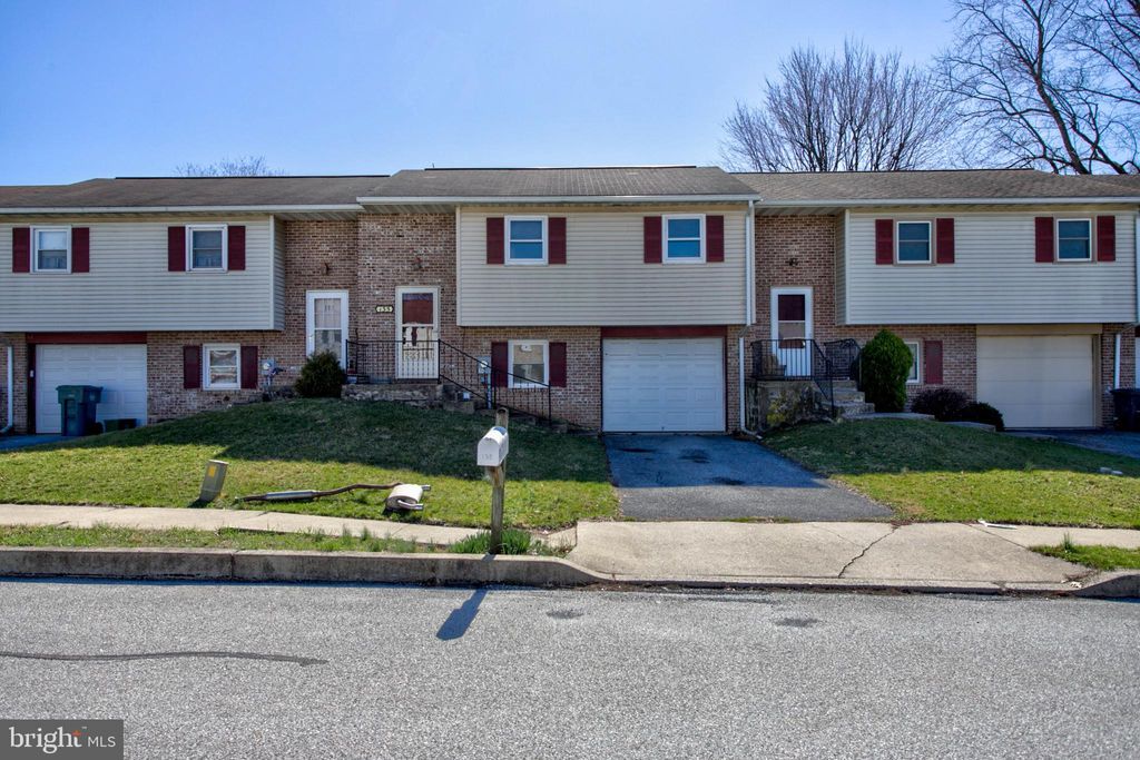 Photo of 135 Robert Evans Way, STRASBURG, PA 17579 (MLS # PALA2065936)