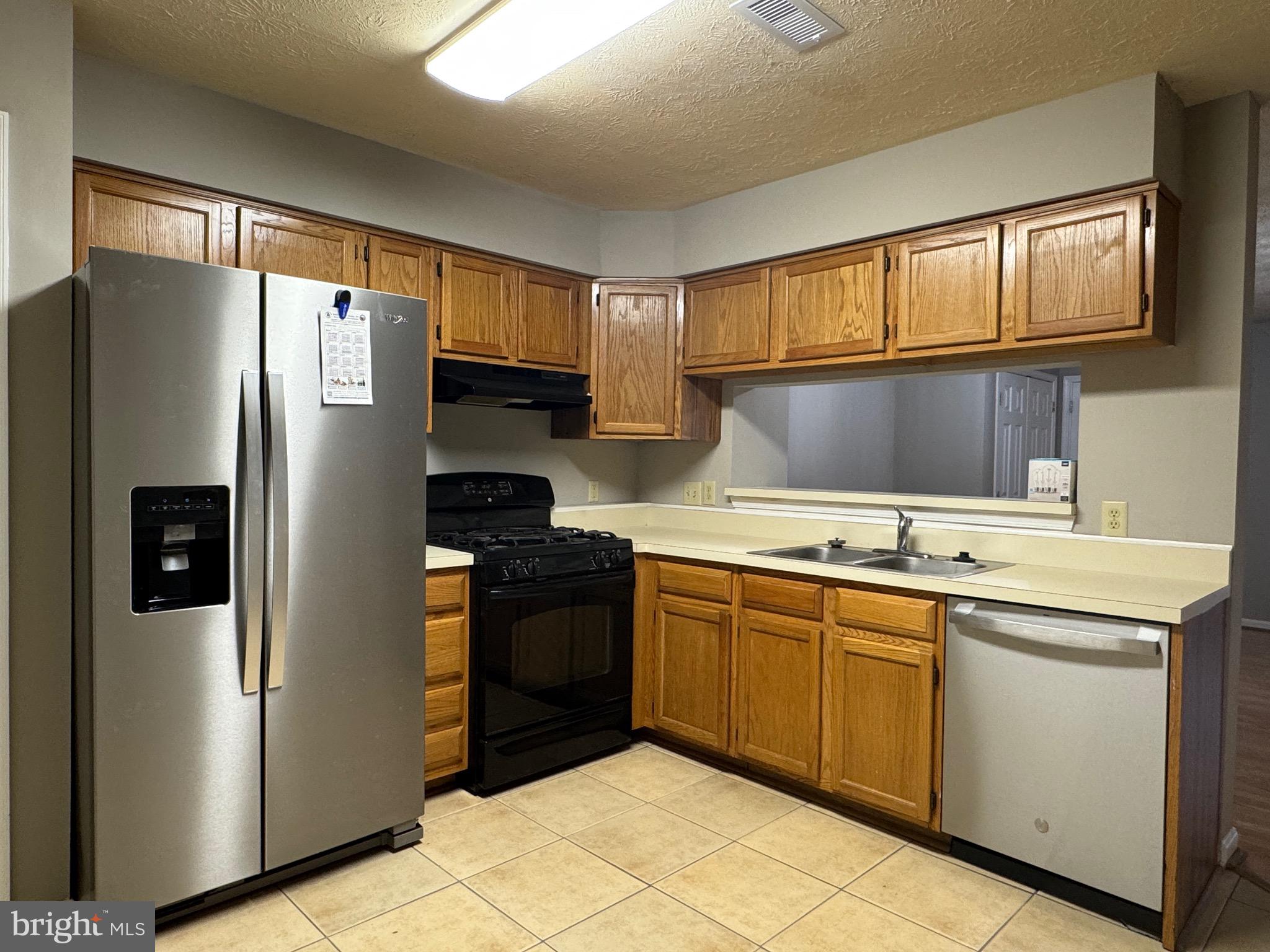 AVINGTON PARK - Residential Lease