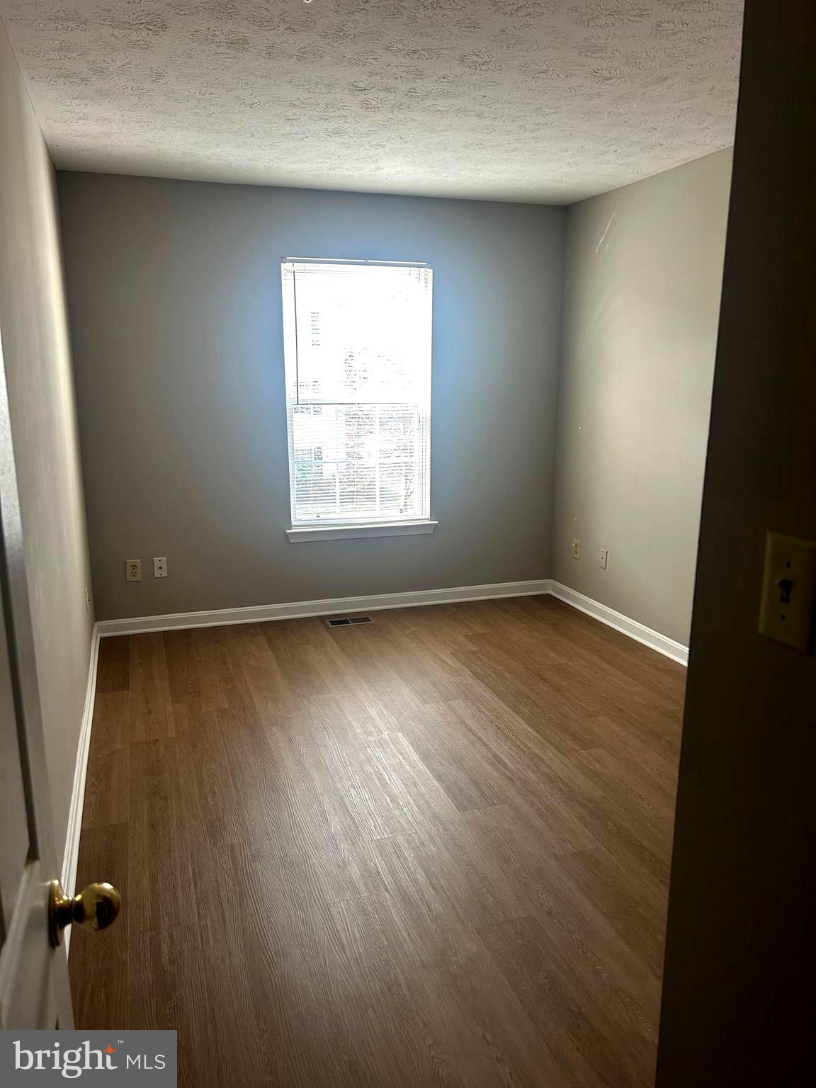 AVINGTON PARK - Residential Lease