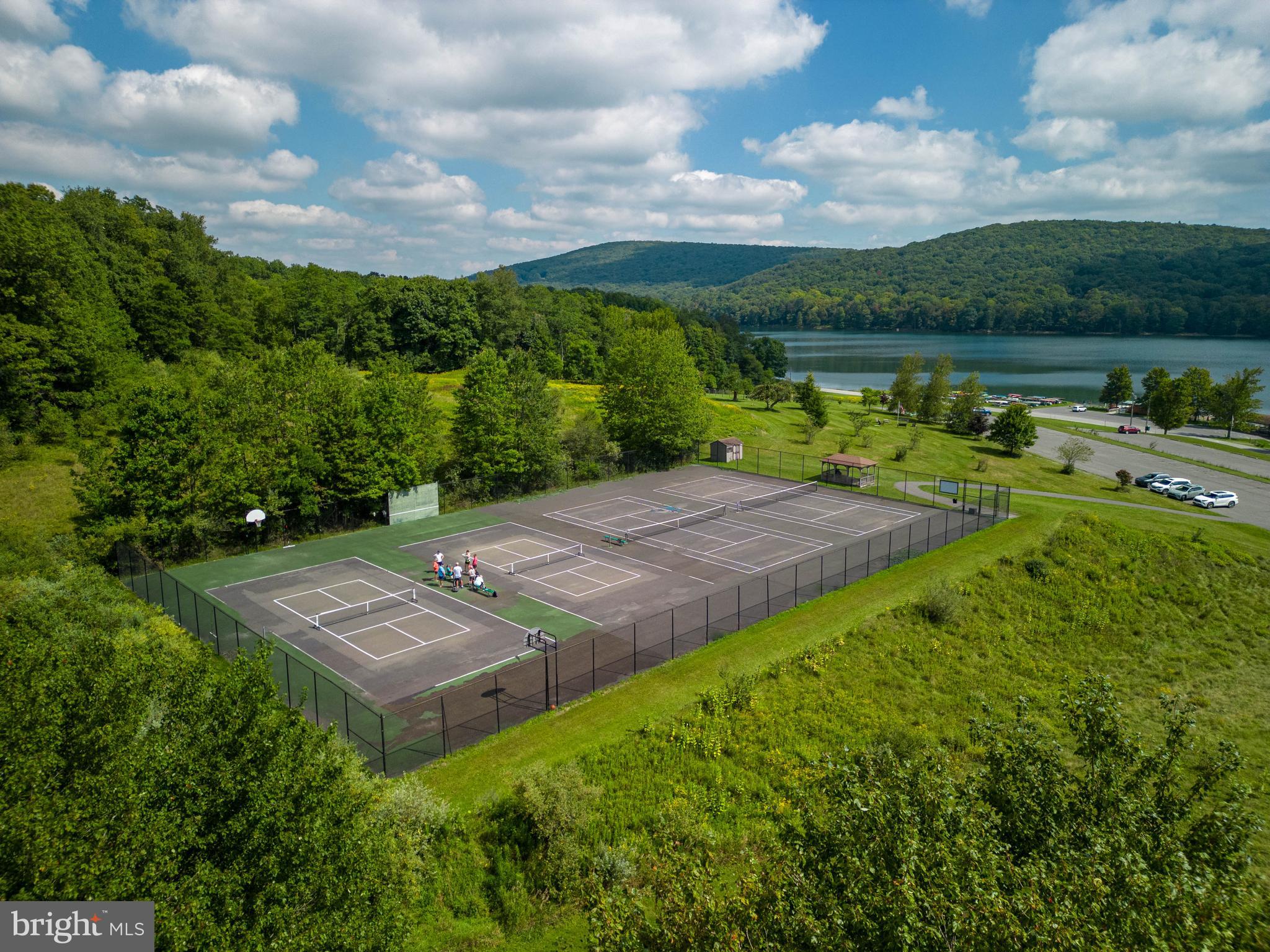 ALPINE LAKE  RESORT - Residential