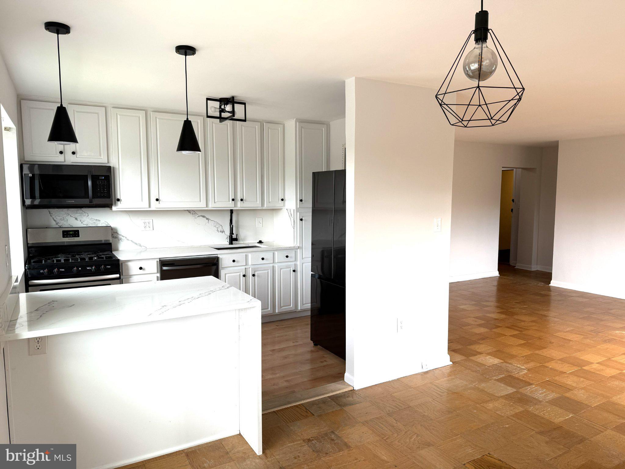 THE CAROLYN - Residential