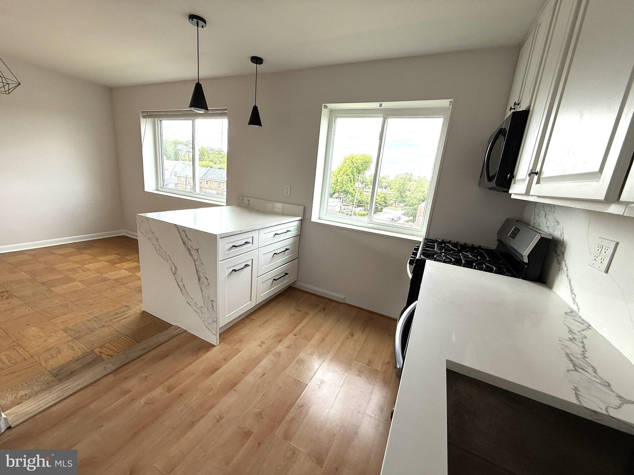 THE CAROLYN - Residential