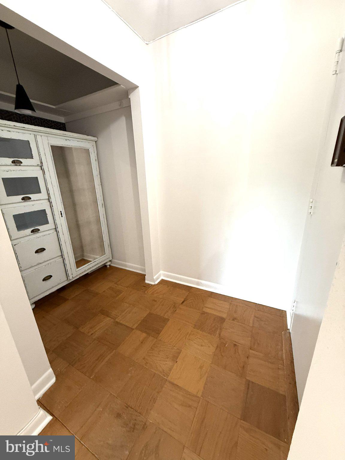 THE CAROLYN - Residential