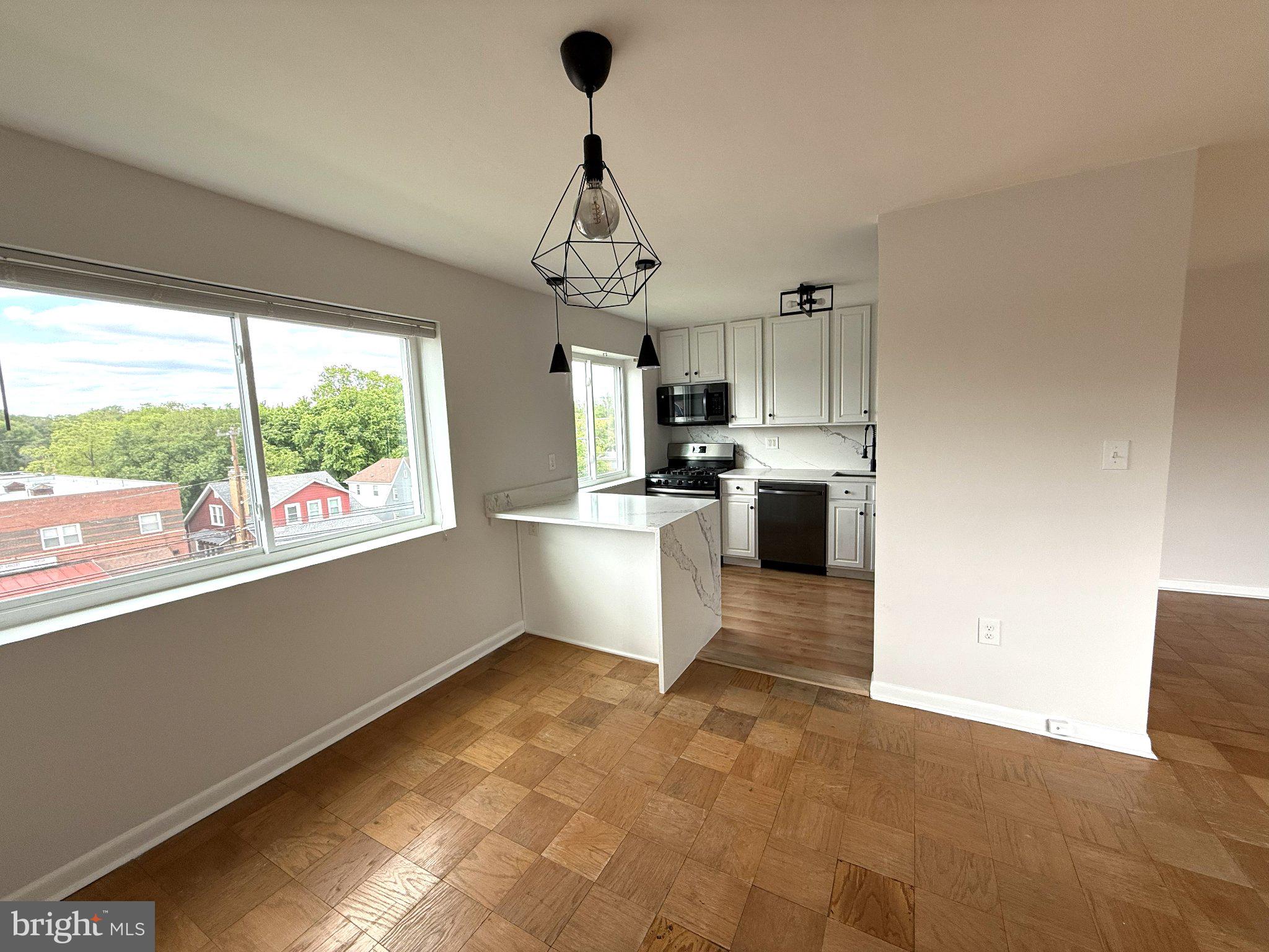 THE CAROLYN - Residential