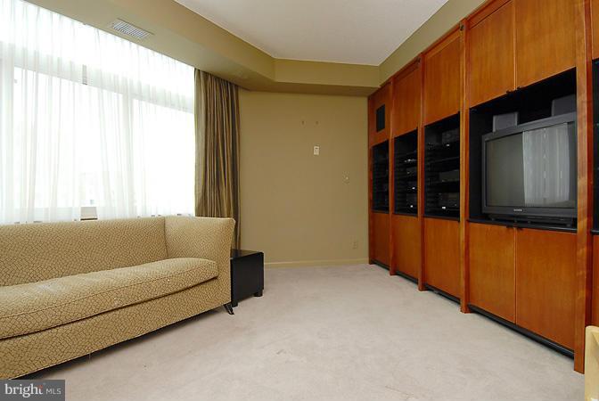 SOMERSET HOUSE 2 - Residential Lease