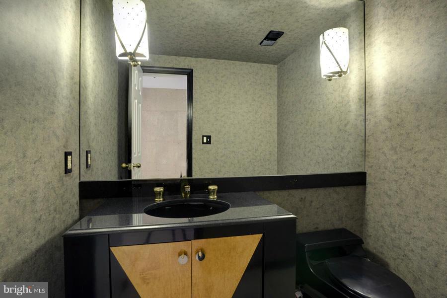 SOMERSET HOUSE 2 - Residential Lease