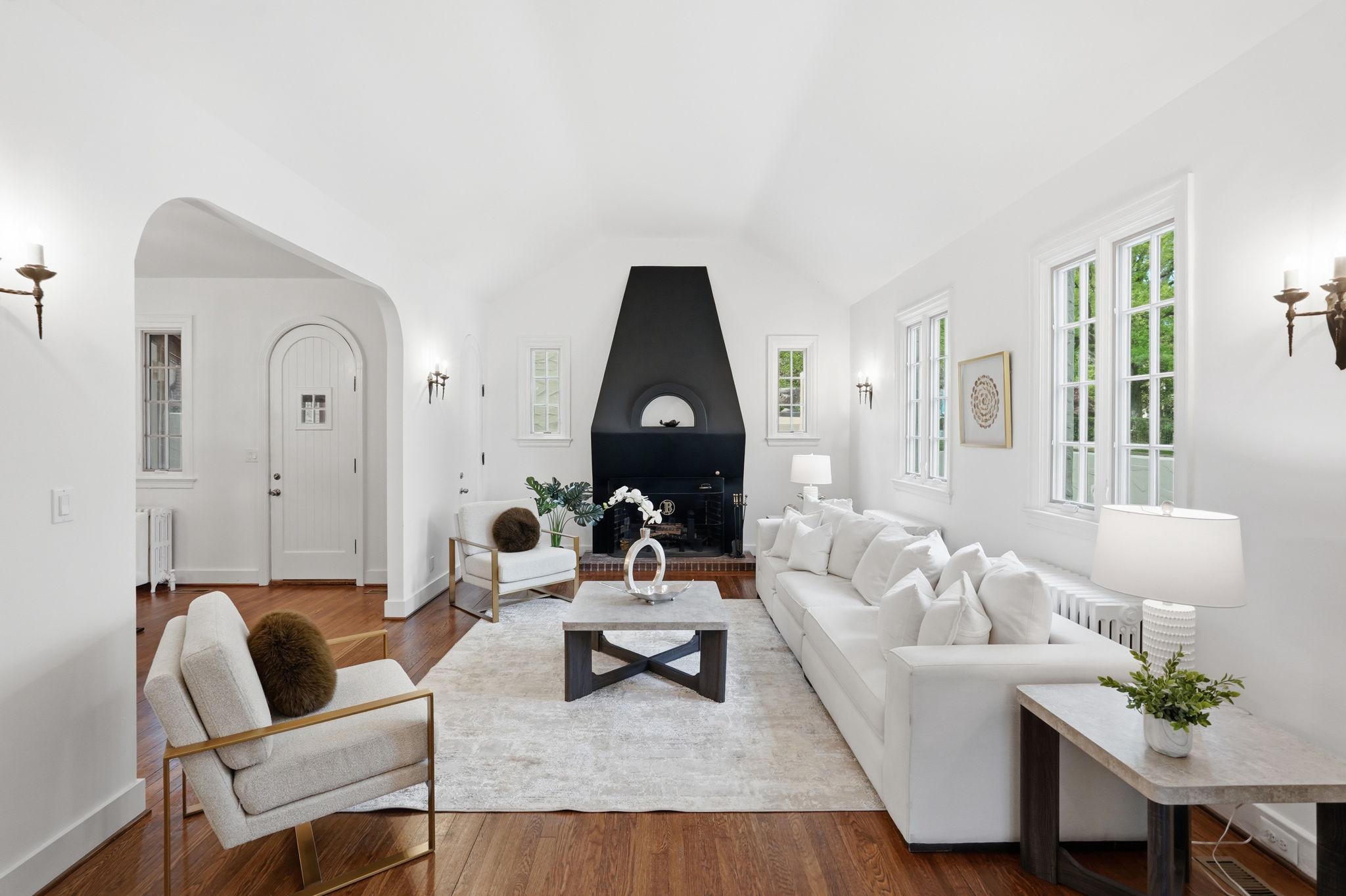 LYON VILLAGE - Residential