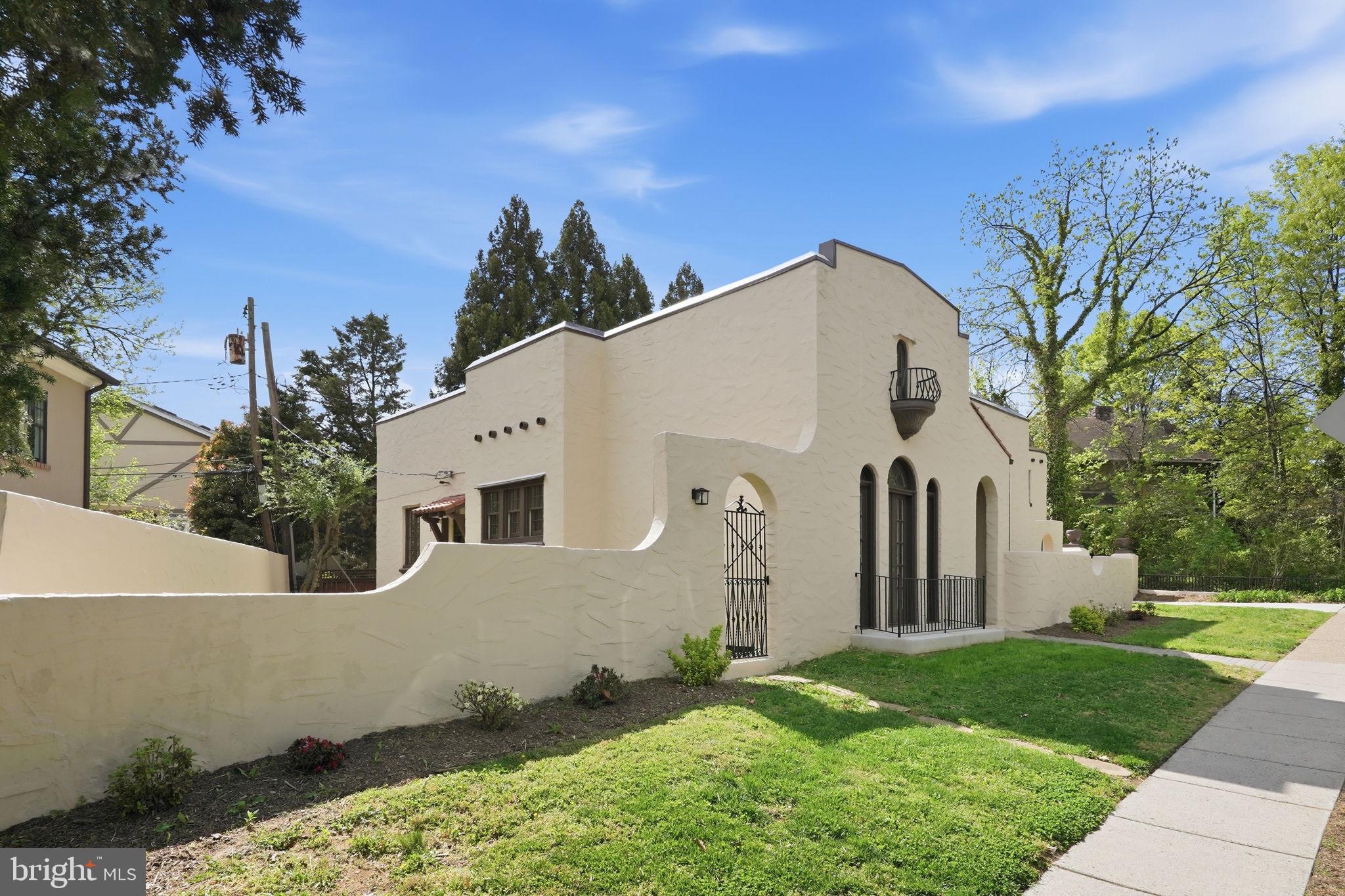 LYON VILLAGE - Residential