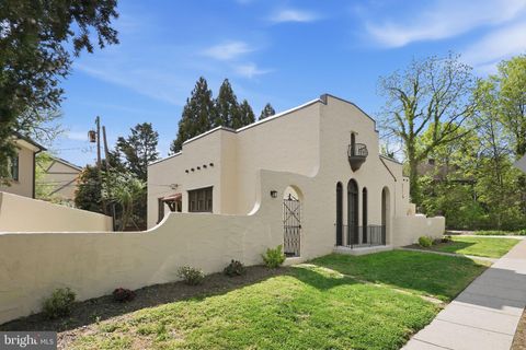 Tiny photo for 1611 N Highland Street N, ARLINGTON, VA 22201 (MLS # VAAR2071556)