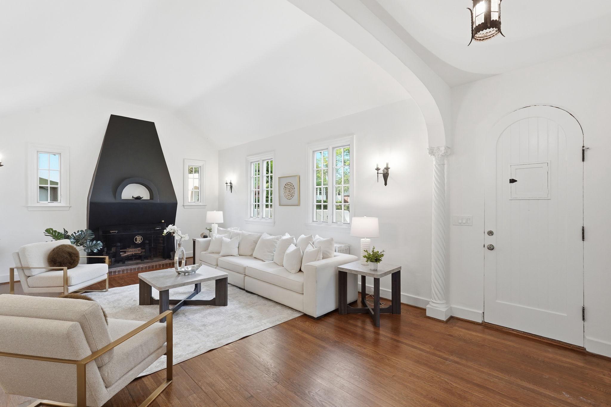 LYON VILLAGE - Residential