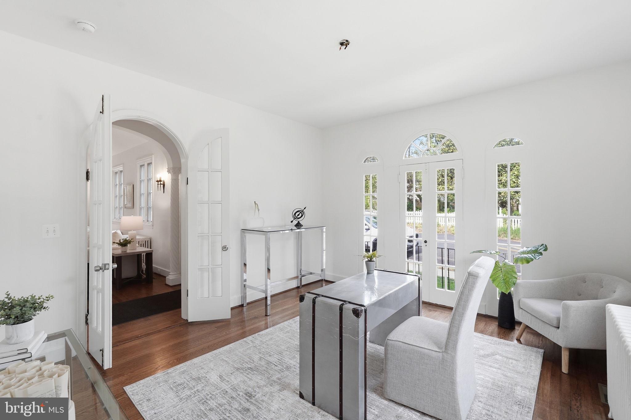 LYON VILLAGE - Residential