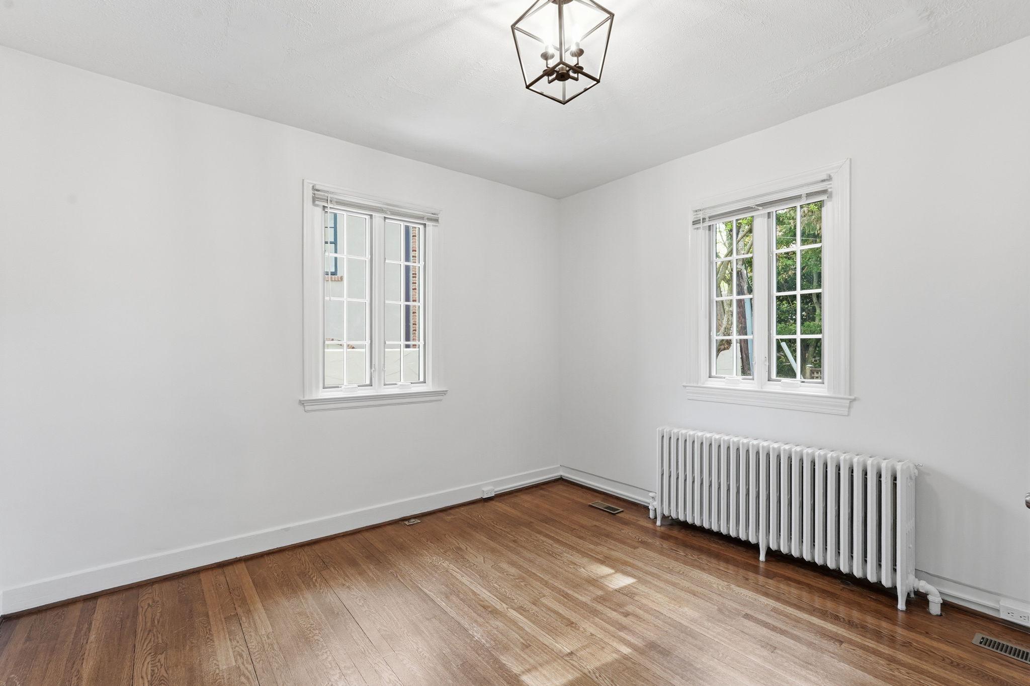 LYON VILLAGE - Residential