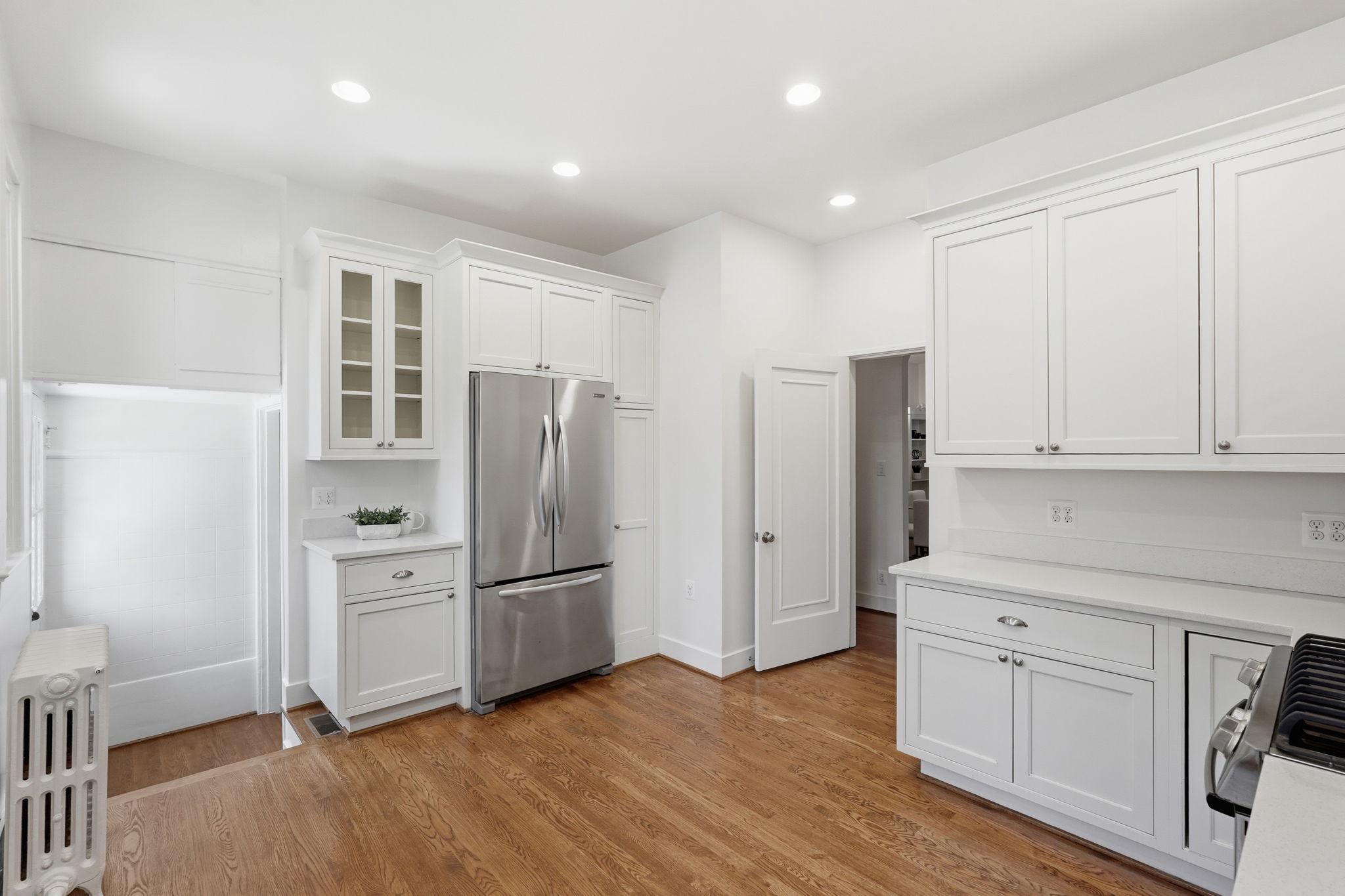 LYON VILLAGE - Residential