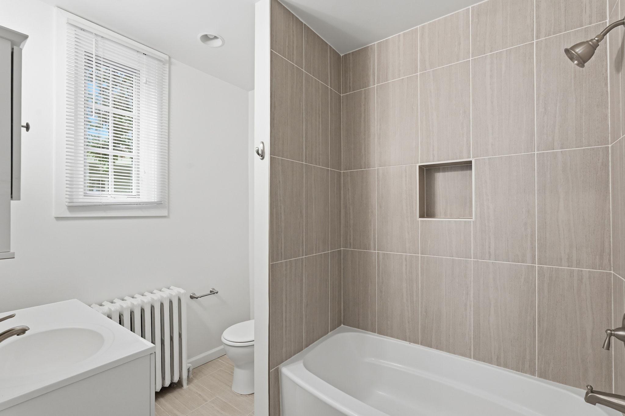 LYON VILLAGE - Residential