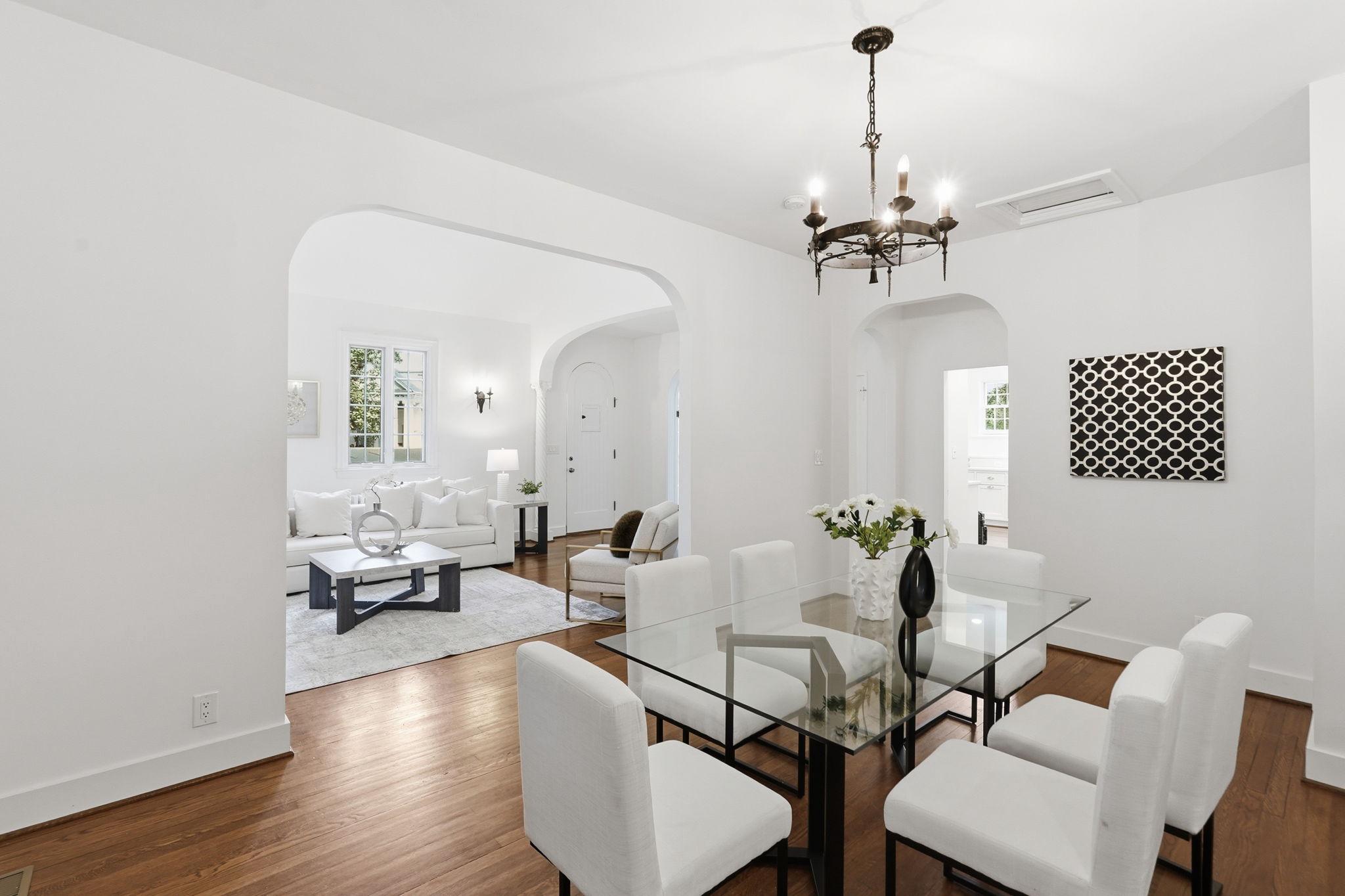 LYON VILLAGE - Residential