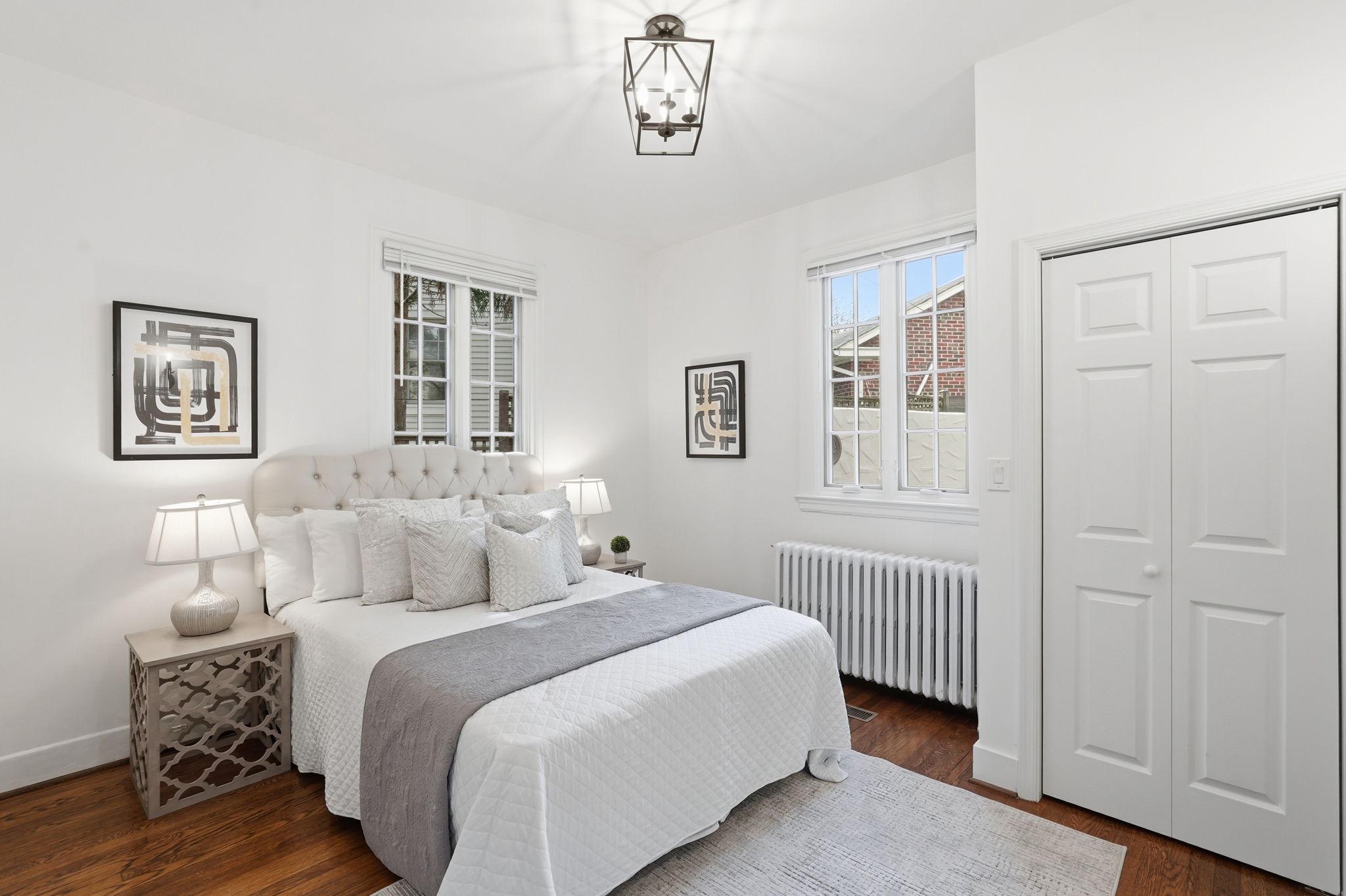 LYON VILLAGE - Residential