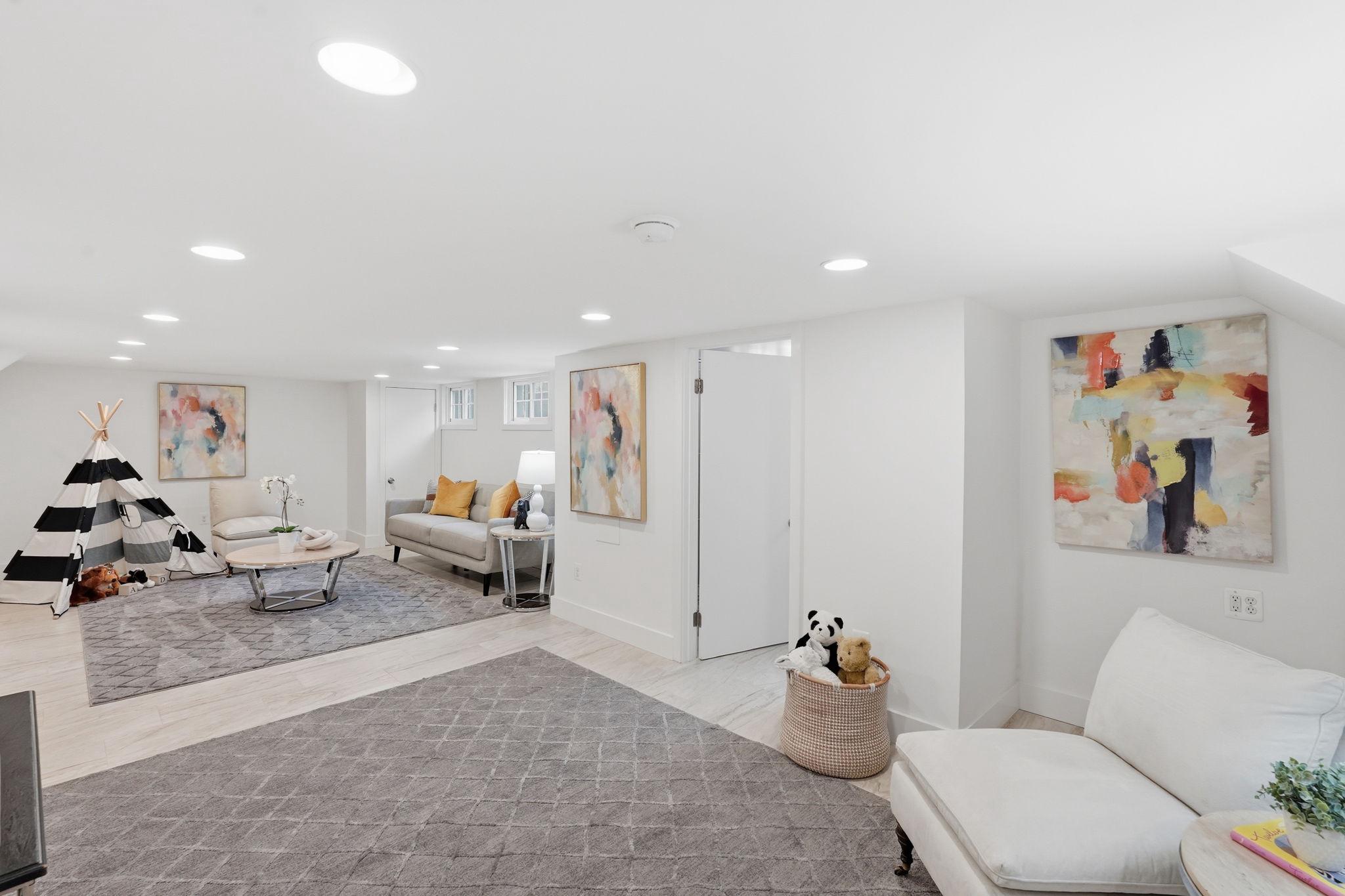 LYON VILLAGE - Residential