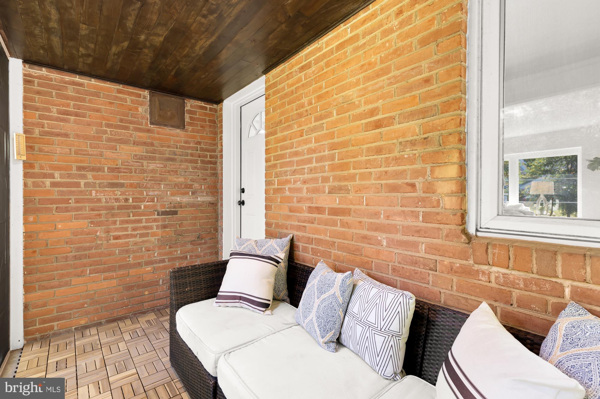 UNIVERSITY HILLS - Residential