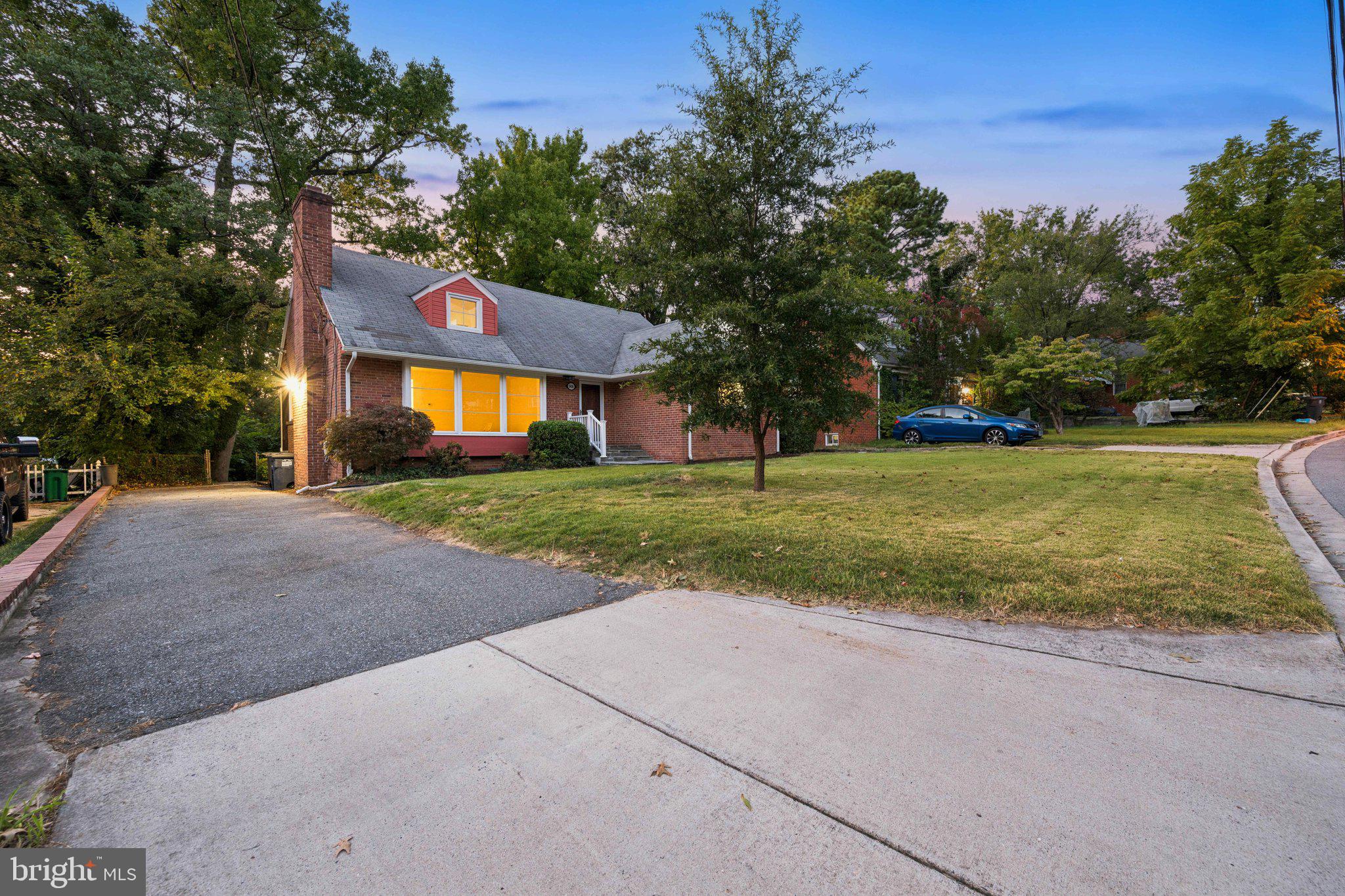 UNIVERSITY HILLS - Residential