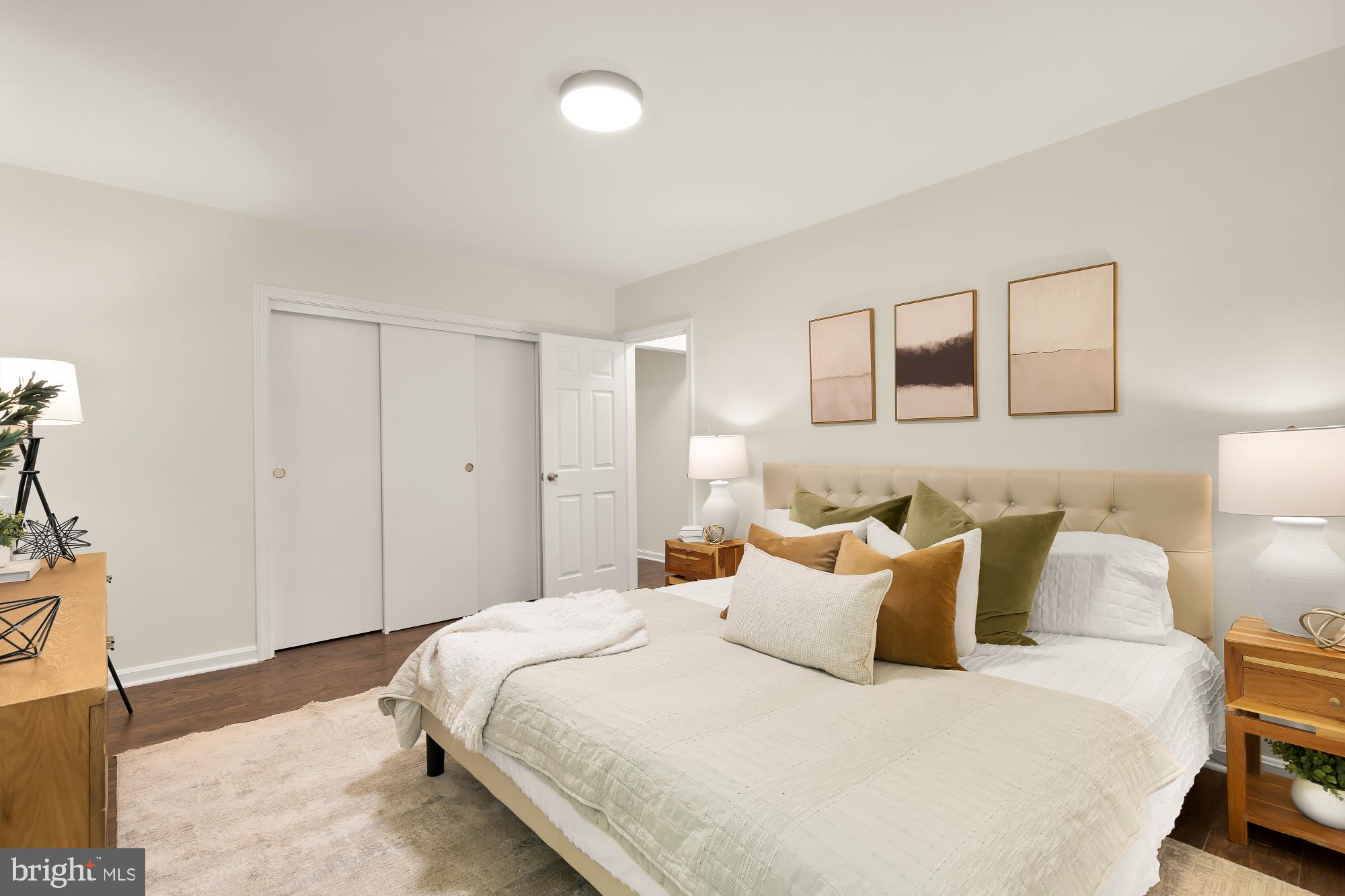 UNIVERSITY HILLS - Residential