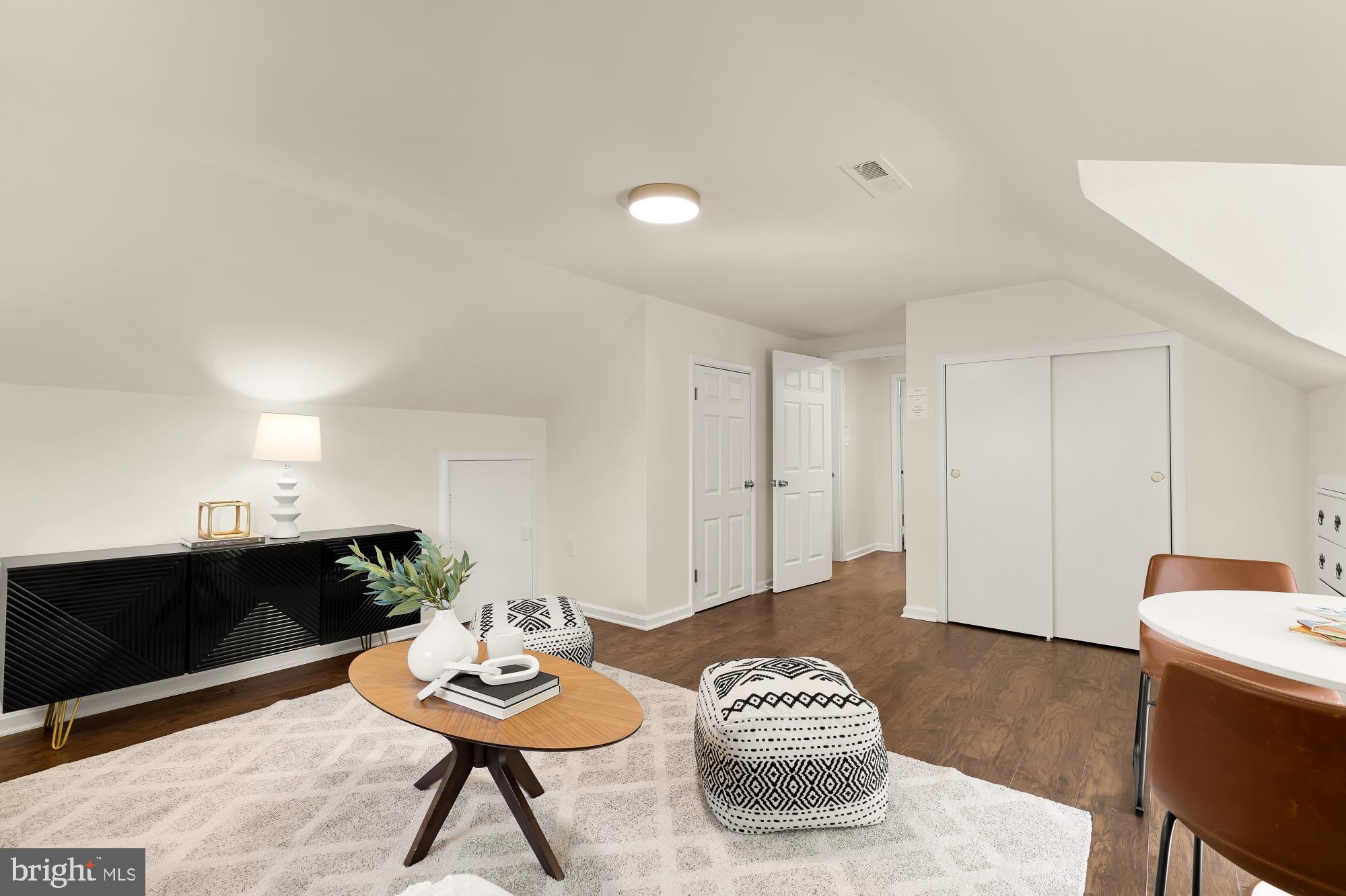 UNIVERSITY HILLS - Residential