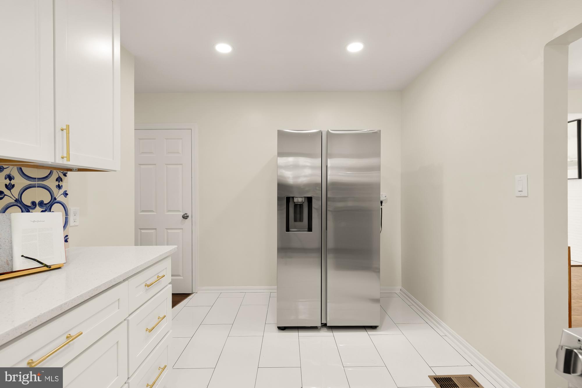 UNIVERSITY HILLS - Residential