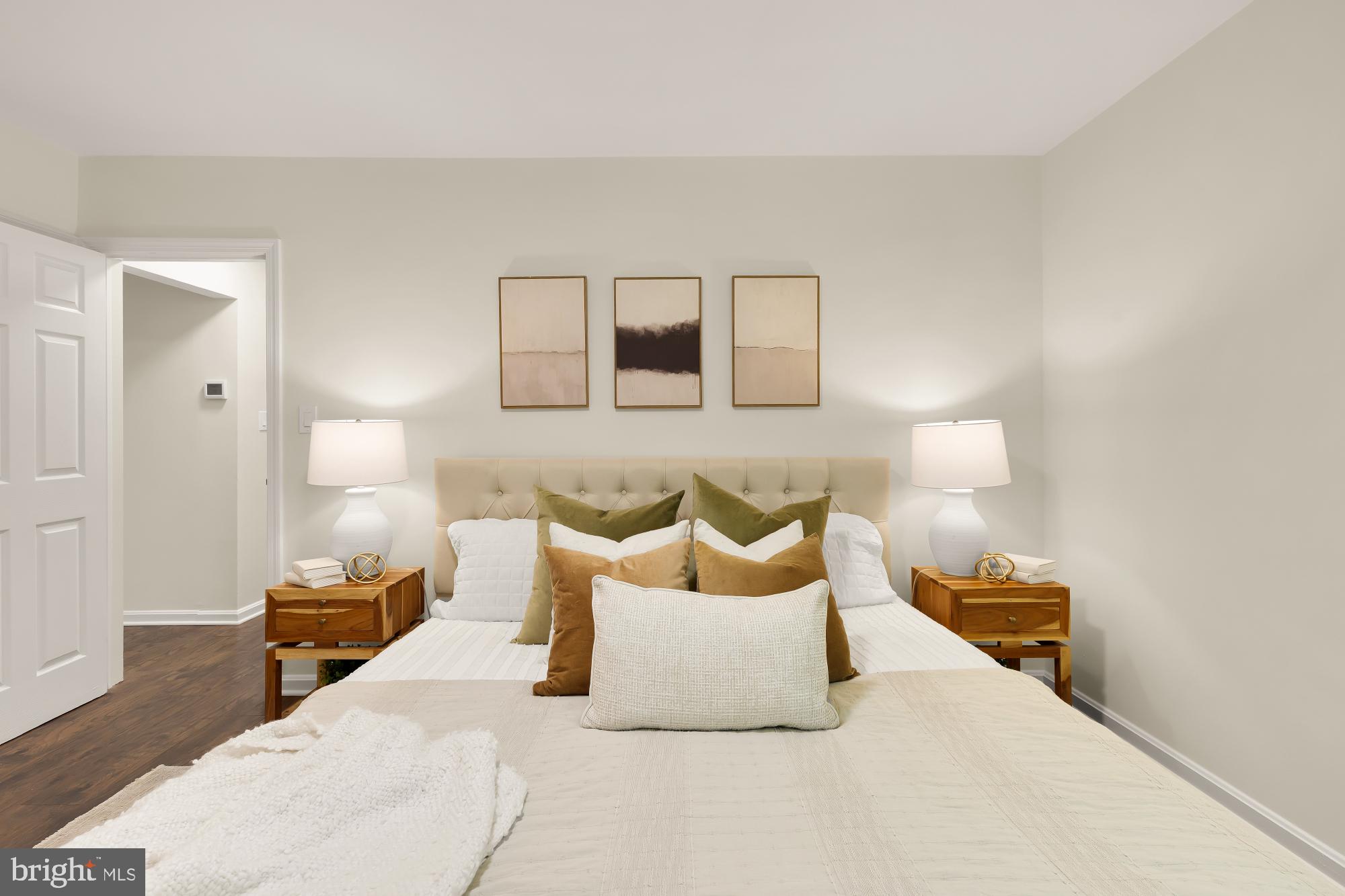 UNIVERSITY HILLS - Residential