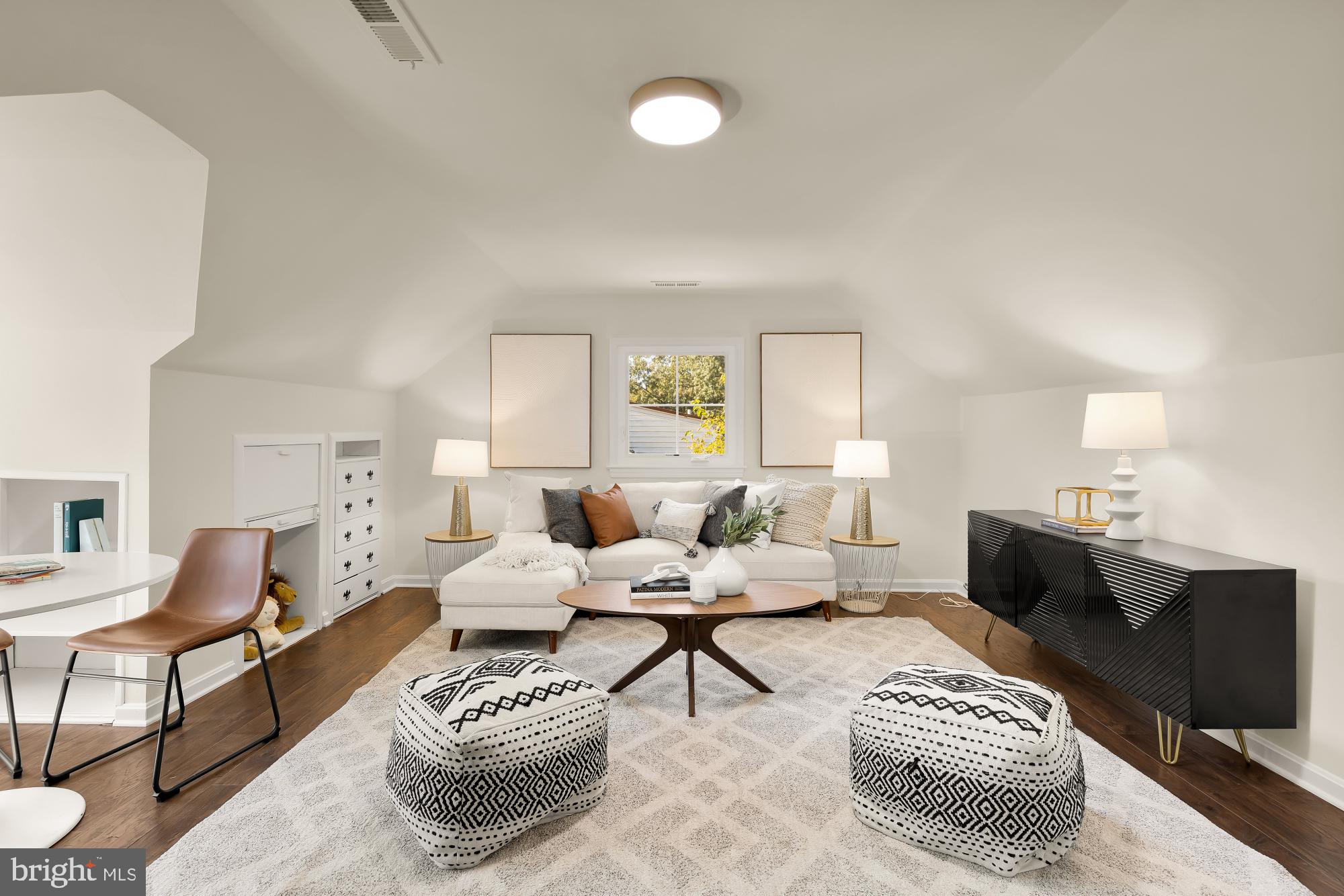 UNIVERSITY HILLS - Residential