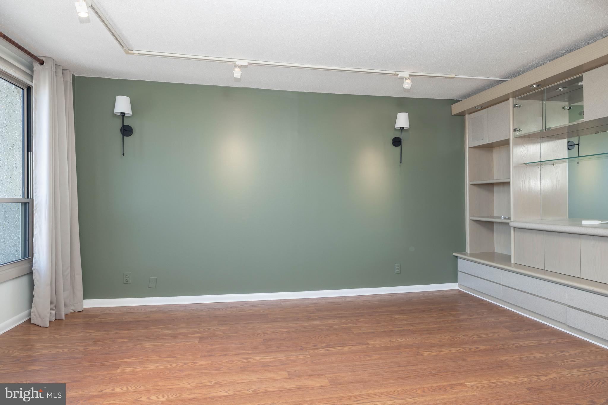 WYNNEWOOD - Residential