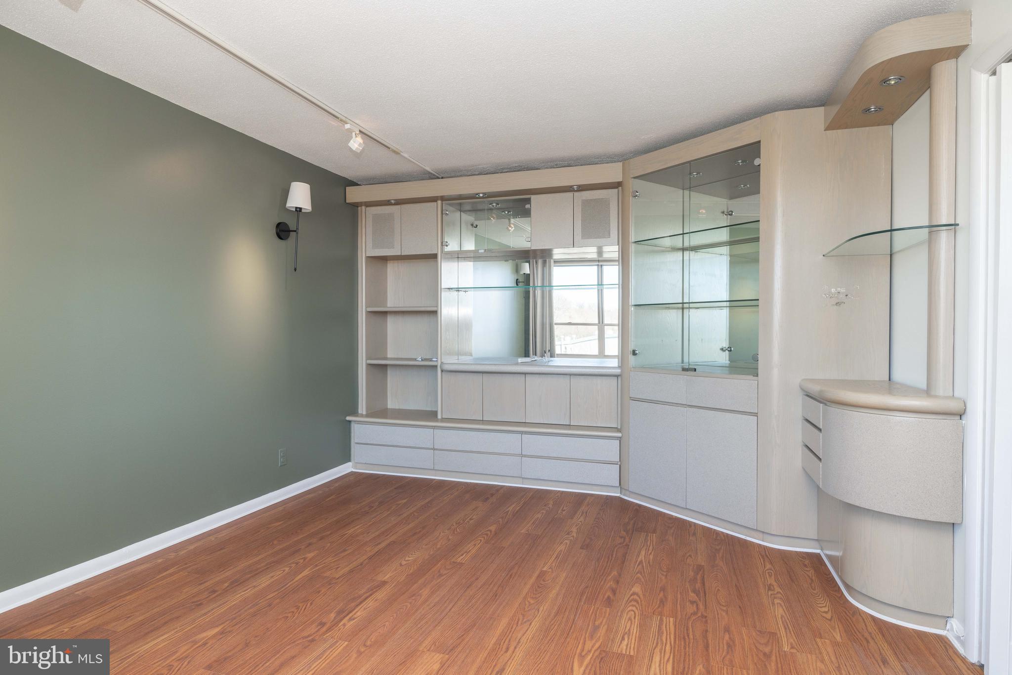 WYNNEWOOD - Residential