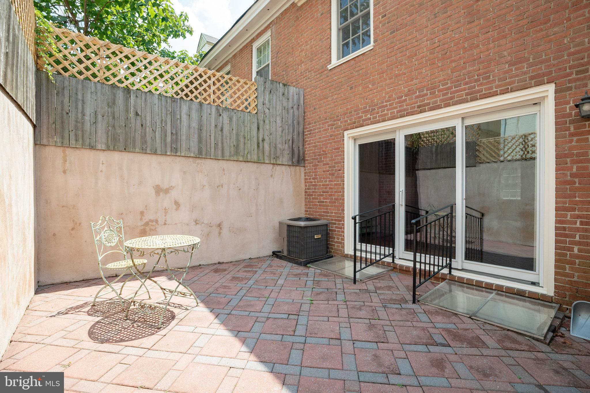 SOCIETY HILL - Residential