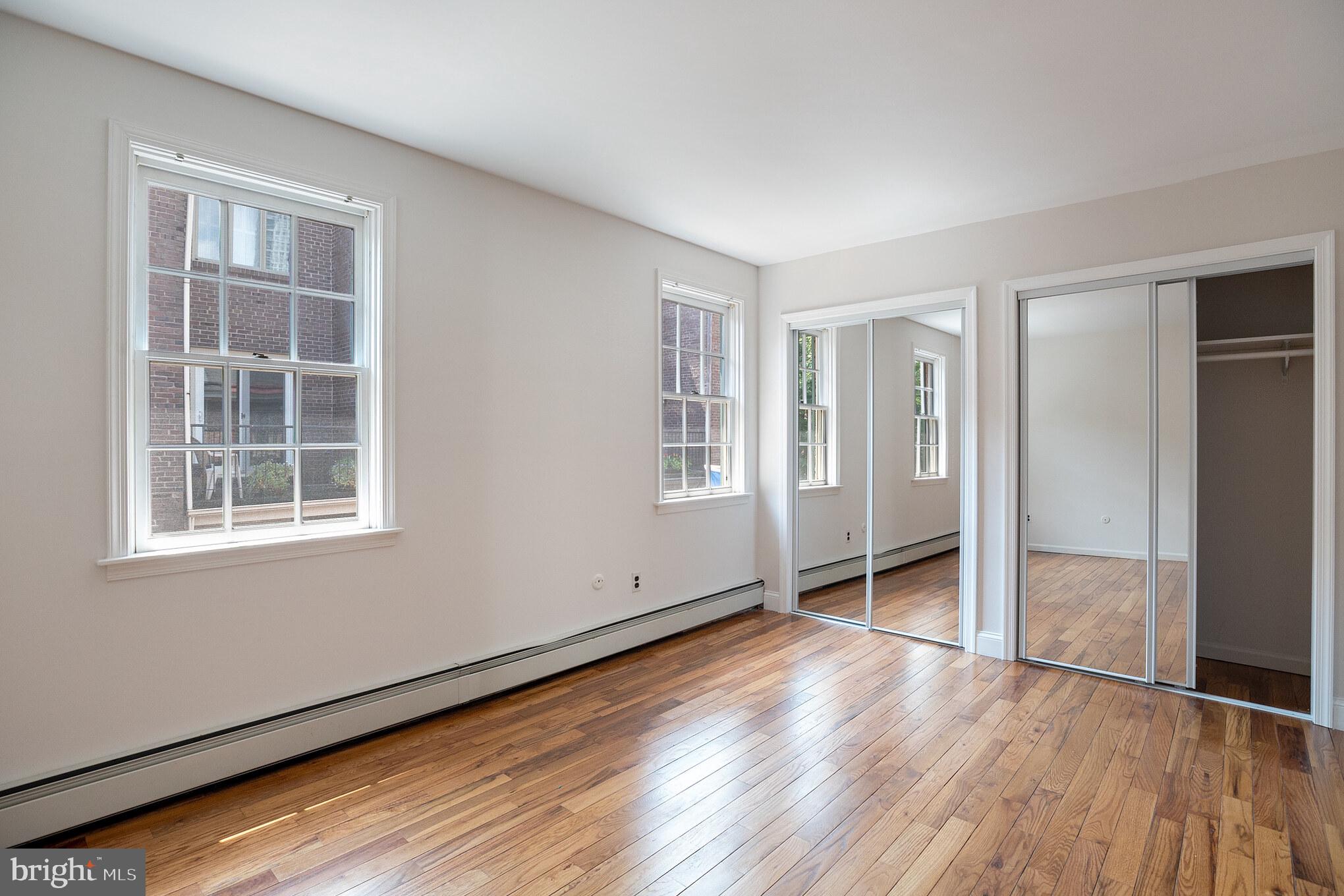 SOCIETY HILL - Residential