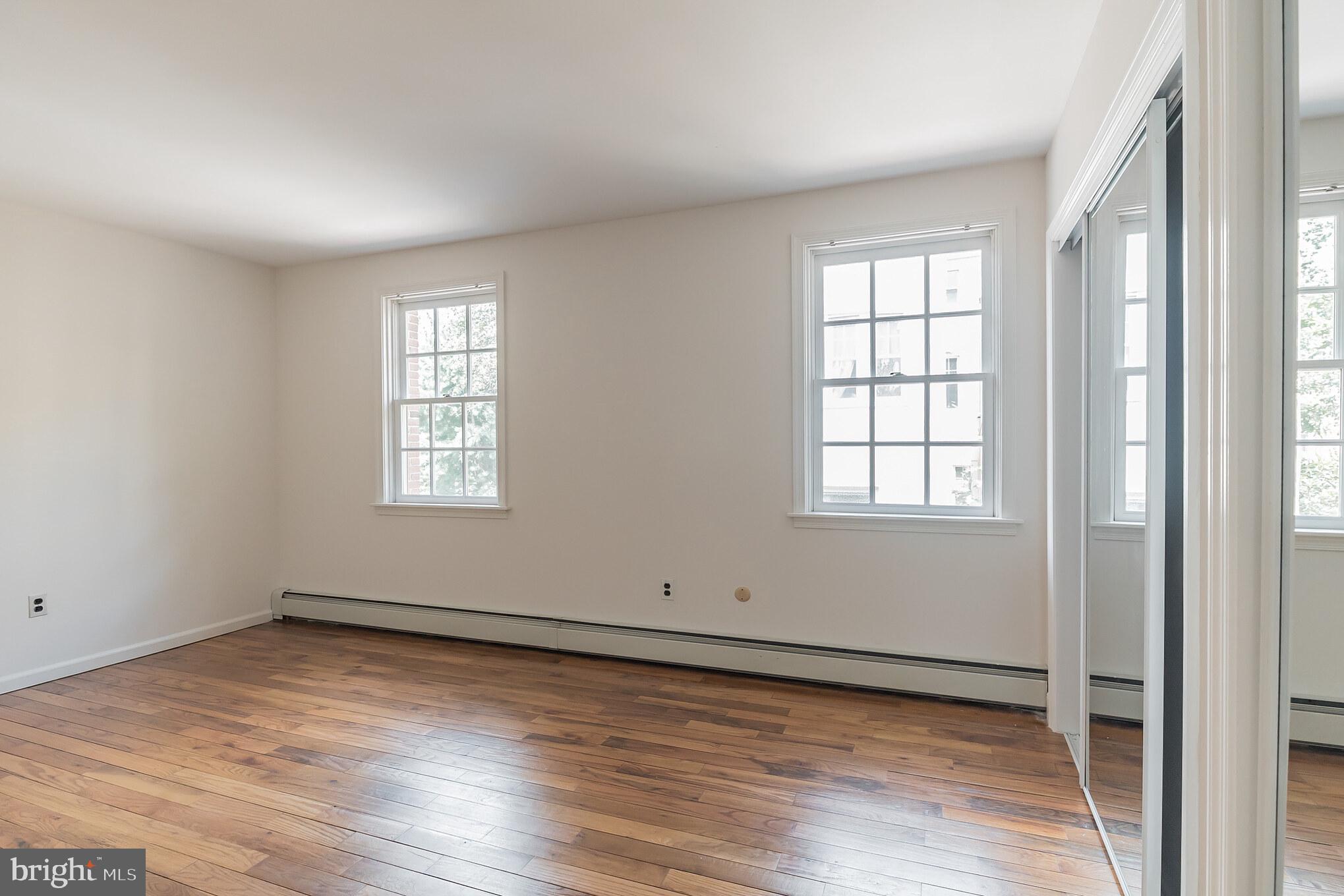 SOCIETY HILL - Residential