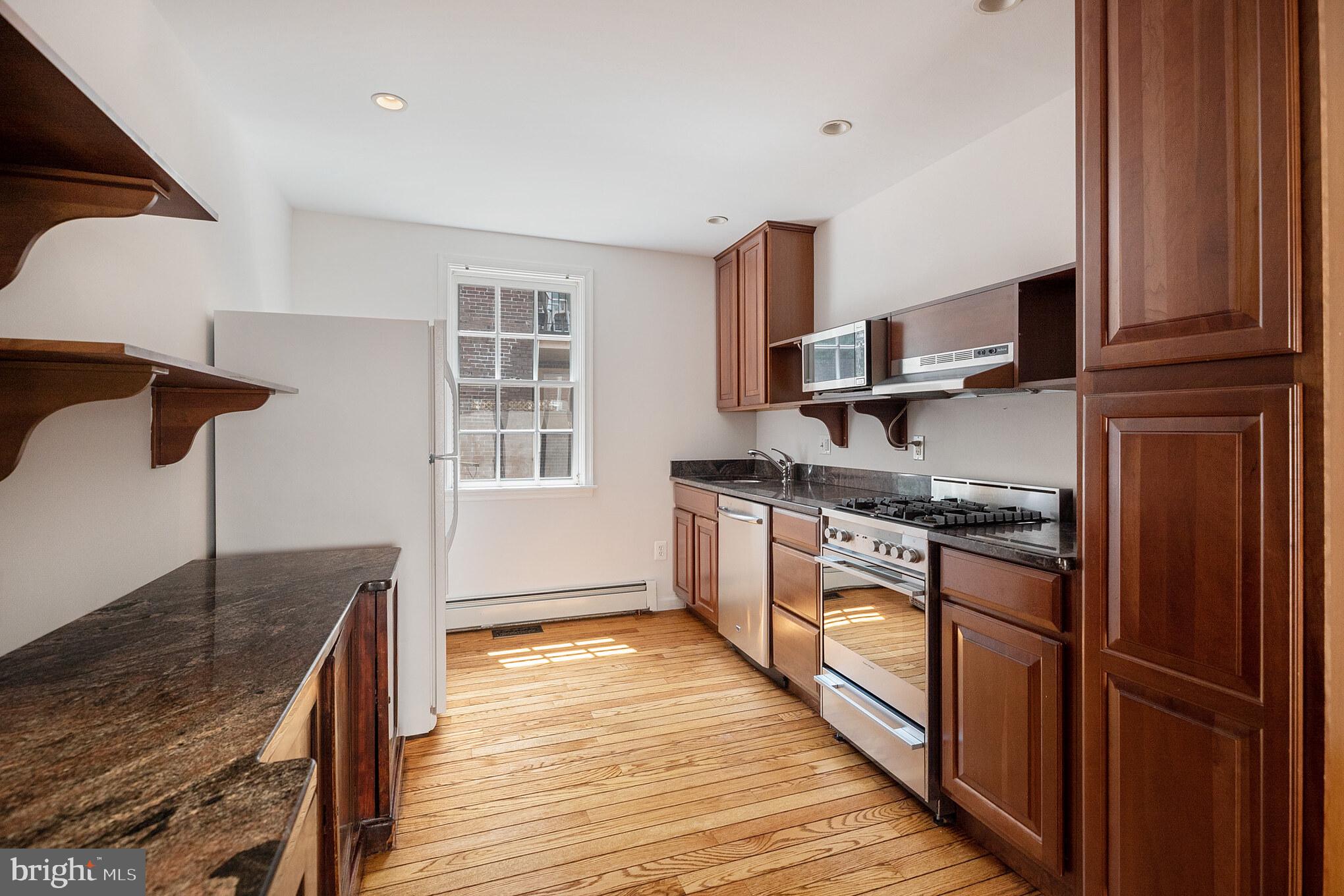 SOCIETY HILL - Residential